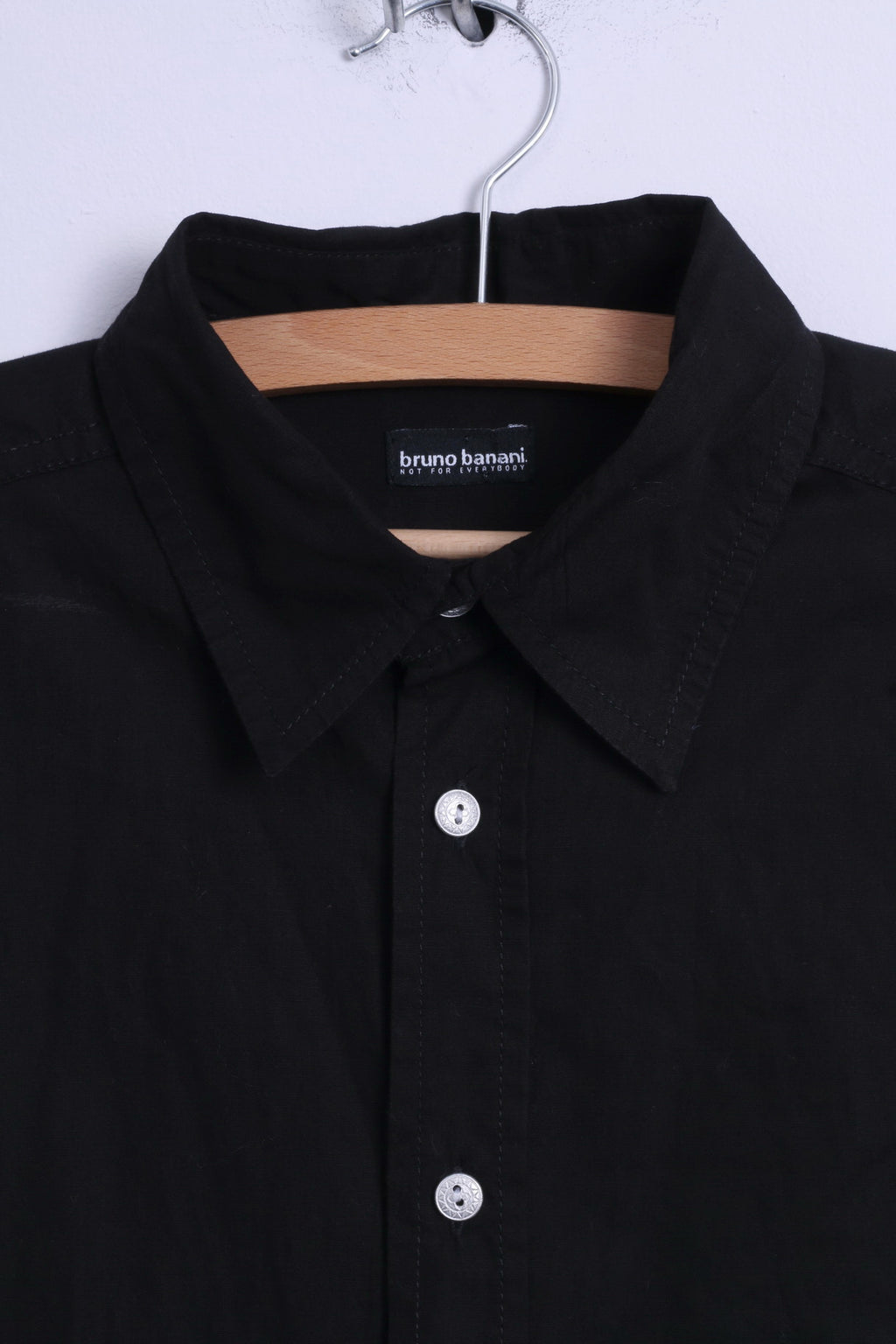 Camicia casual da uomo Bruno Banani S in cotone nero con bottoni argento a maniche lunghe ricamata sul retro