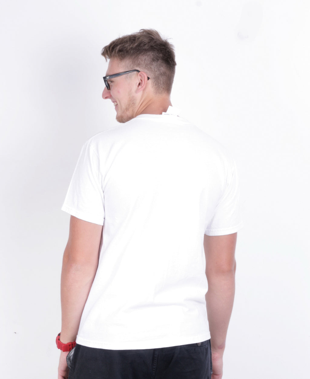 Universal Studios Mens M Shirt White Crew Neck Cotton Vintage 90s - RetrospectClothes