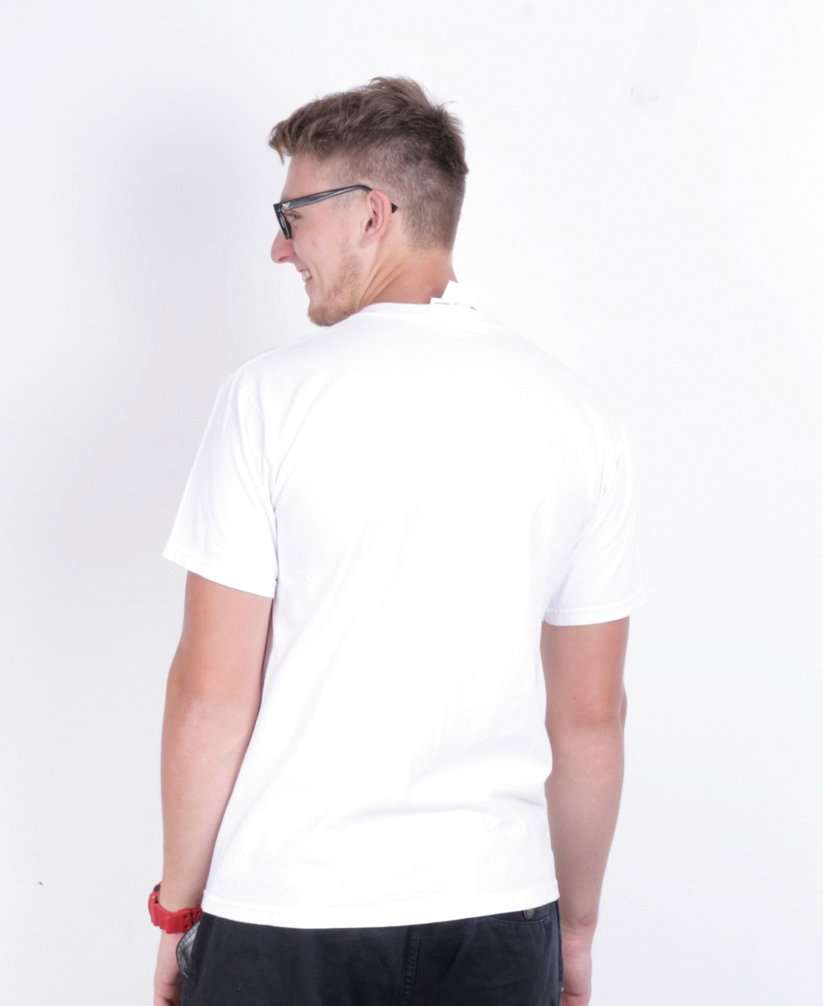 Universal Studios Mens M Shirt White Crew Neck Cotton Vintage 90s - RetrospectClothes