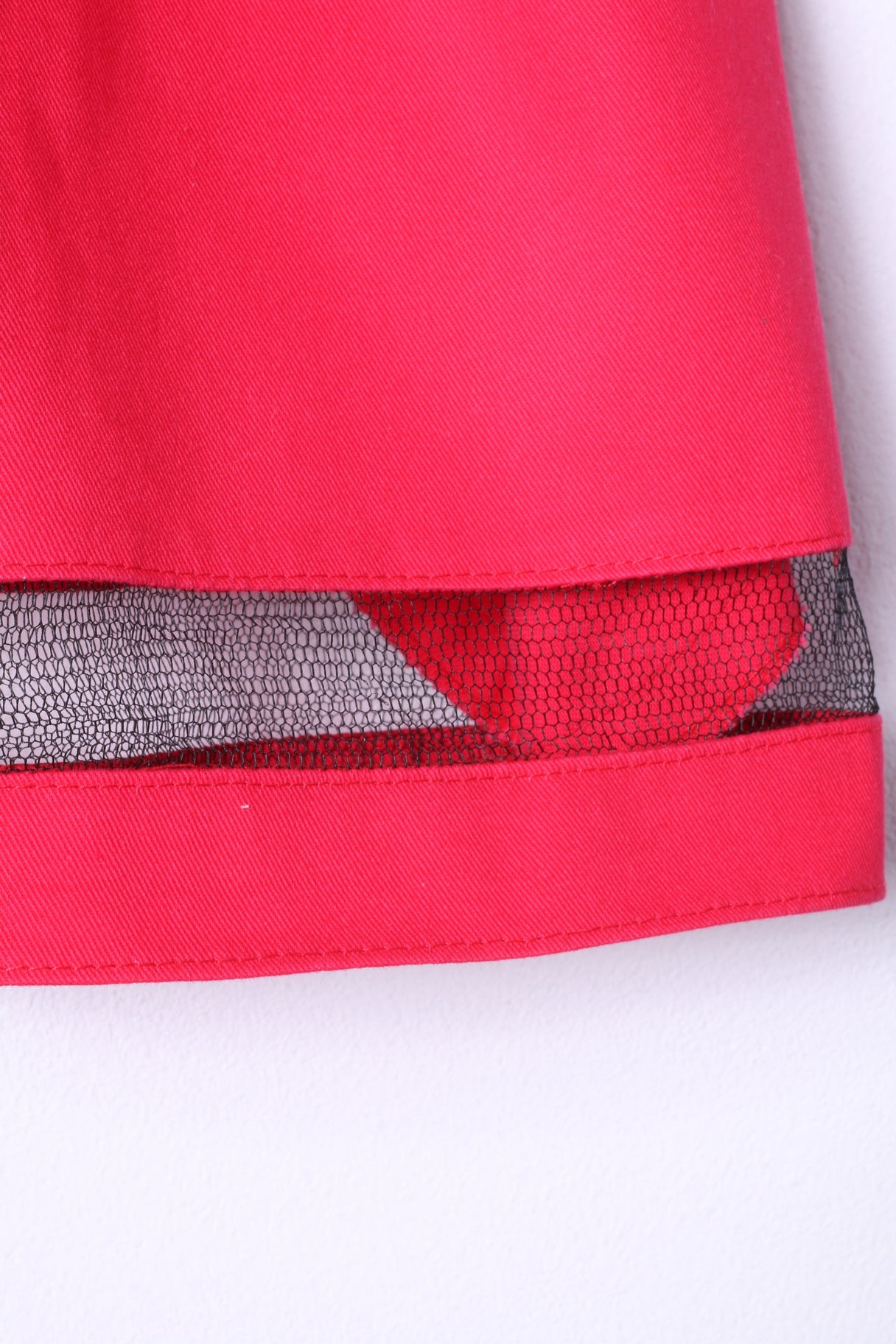 Ksenia Gospodinova Mini jupe évasée rouge unie courte élégante pour femme 