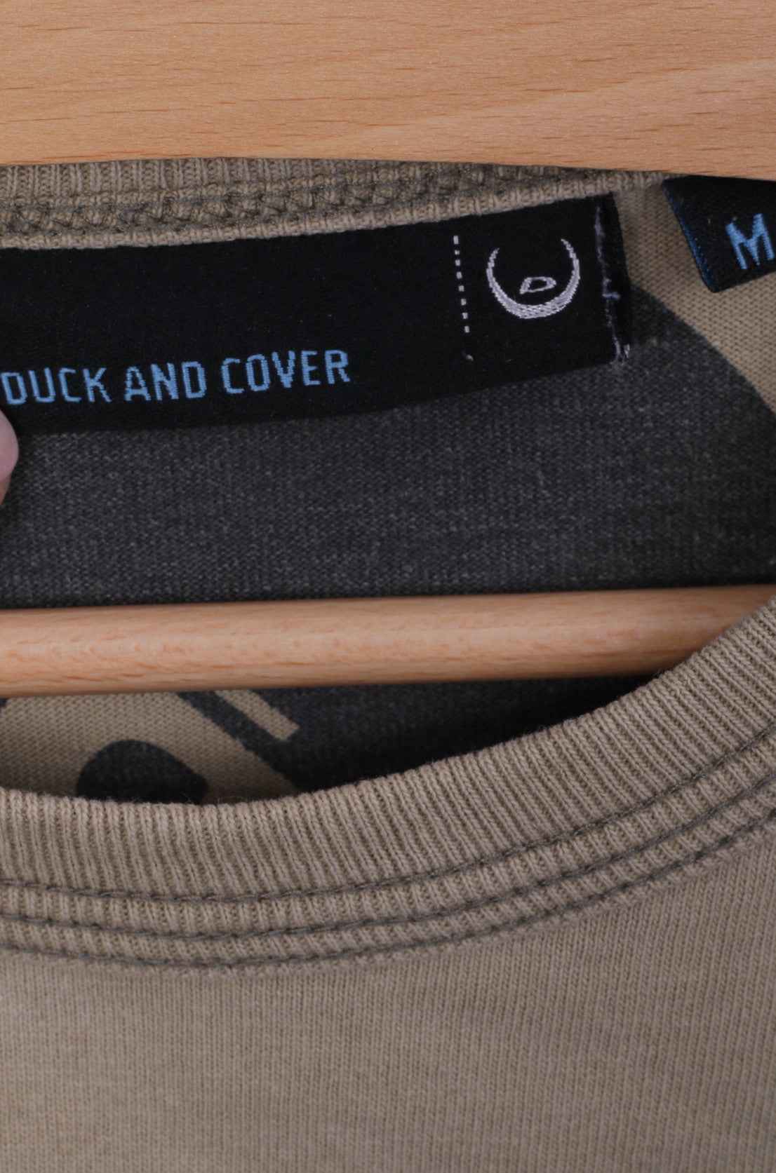 DUCK AND COVER Homme M T-Shirt Coton Vintage Sable Col Ras du Cou