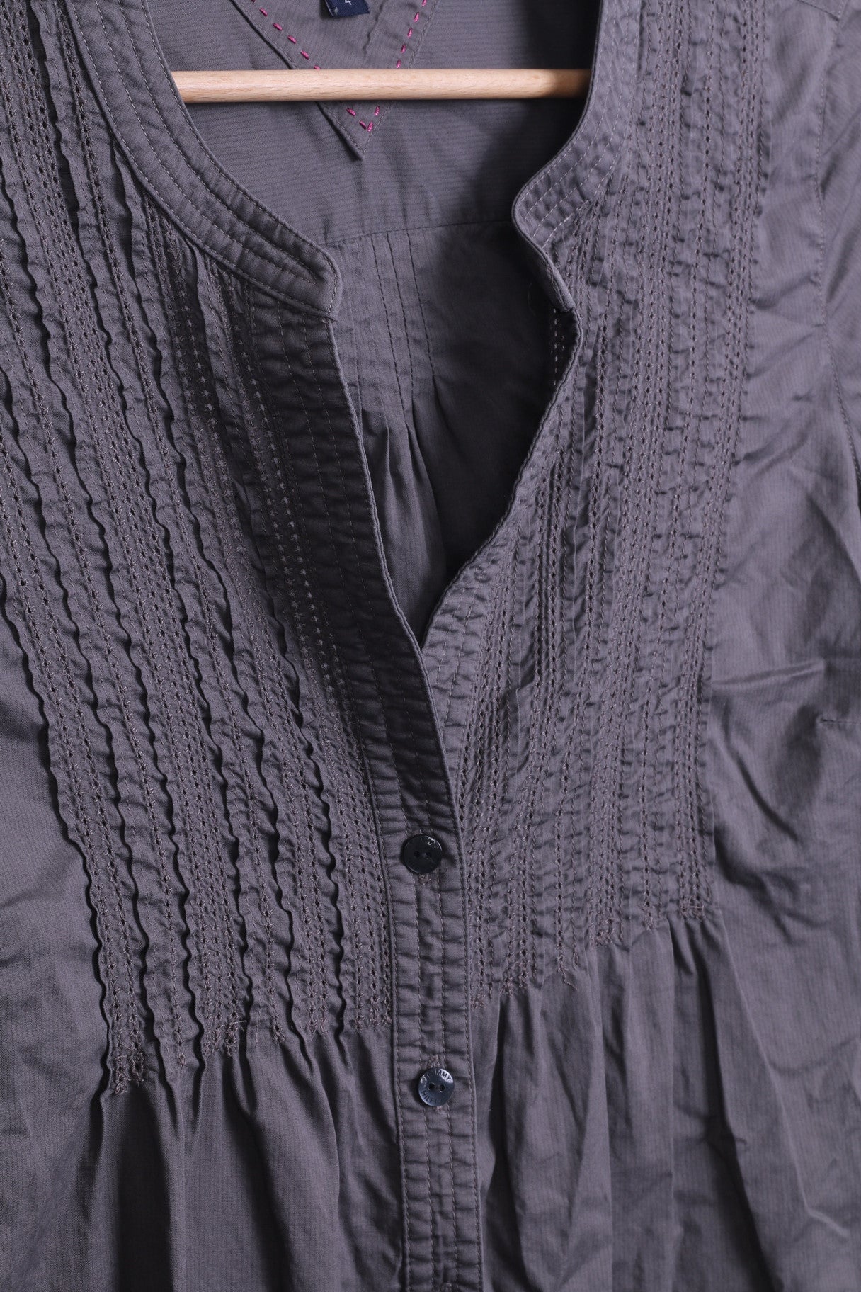 Tommy Hilfiger Womens 4 M Casual Shirt Grey V Neck Blouse - RetrospectClothes