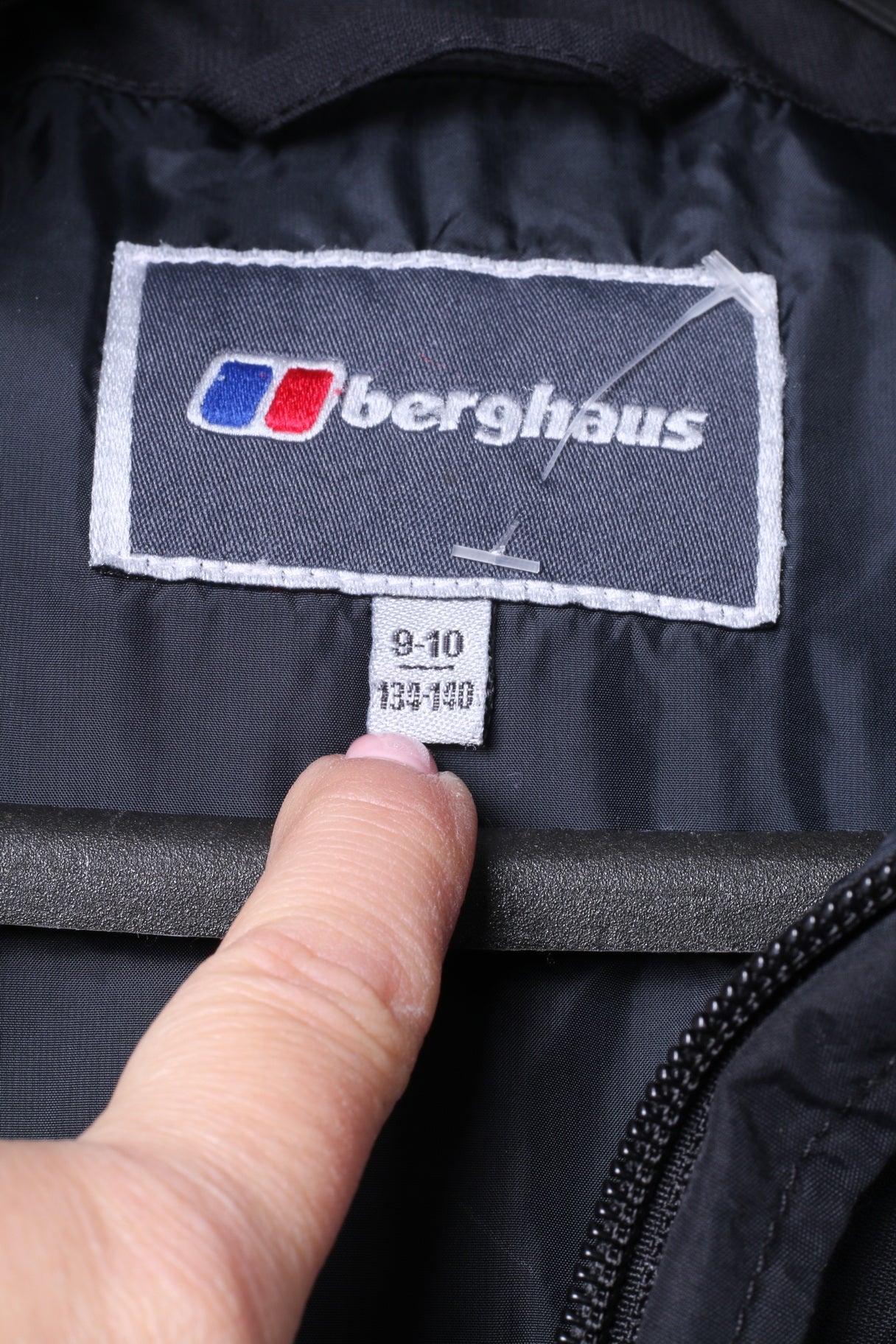 Berghaus Veste d'extérieur à capuche rembourrée noire pour garçon 9-10 ans 134-140 ans