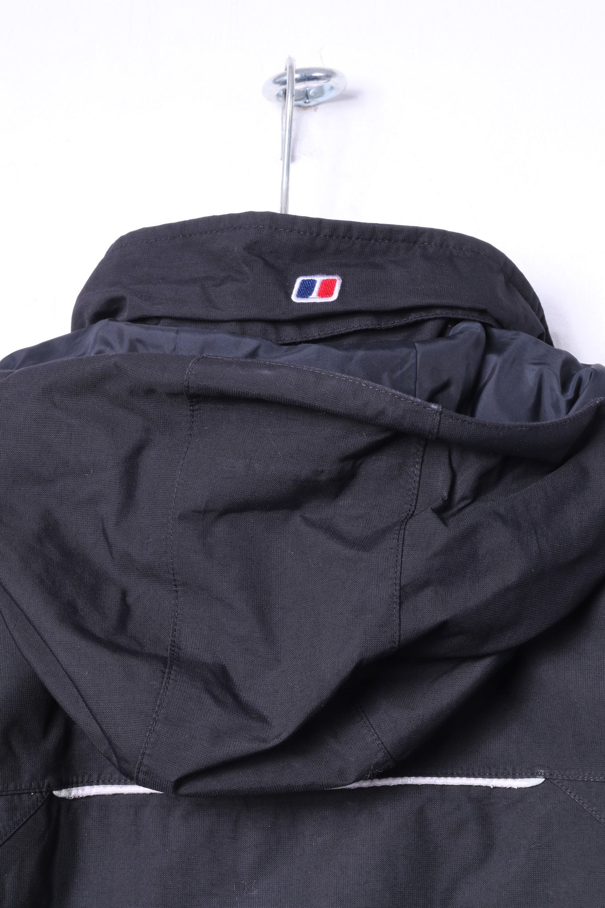 Berghaus Veste d'extérieur à capuche rembourrée noire pour garçon 9-10 ans 134-140 ans