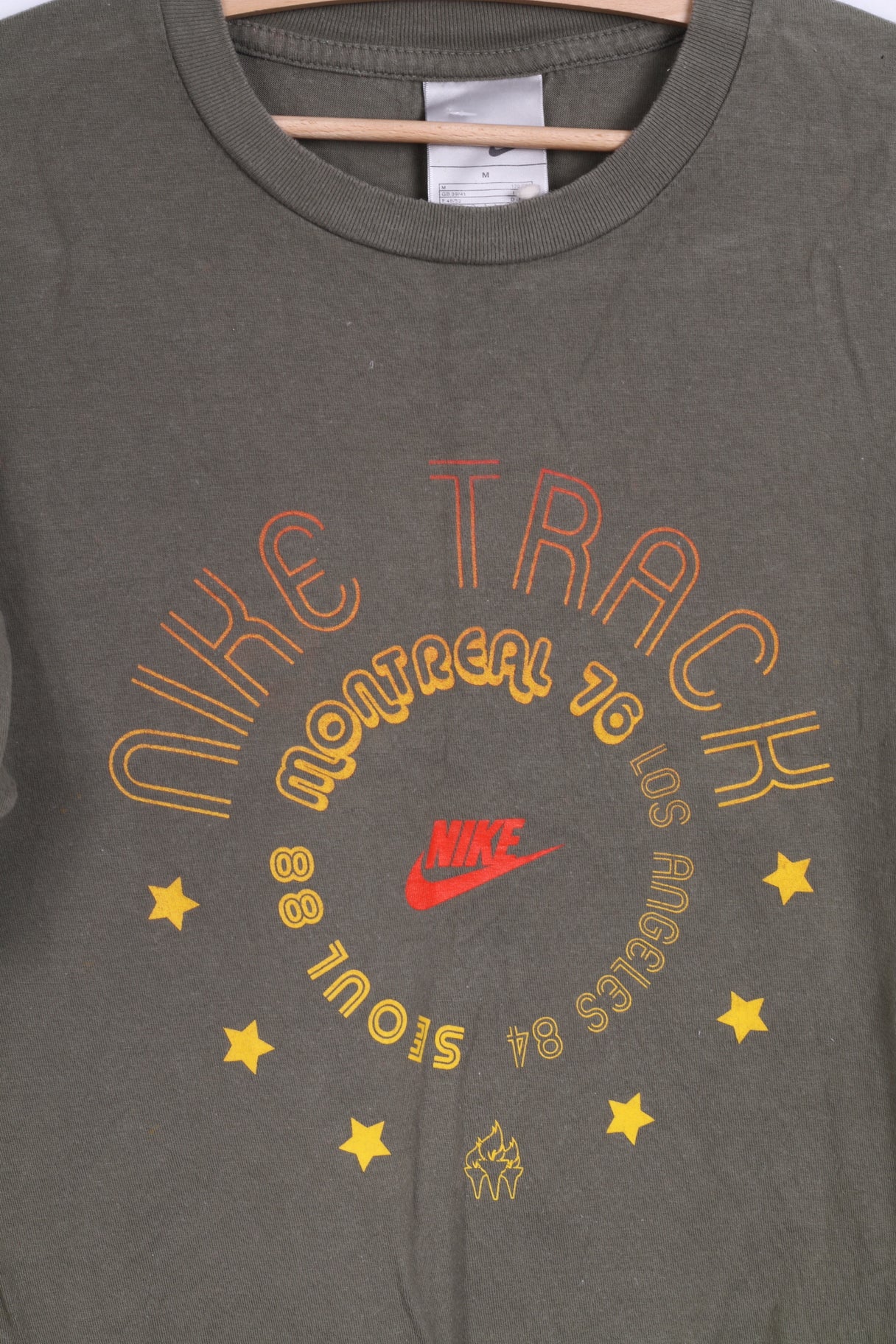 T-shirt Nike da uomo M in cotone kaki Montreal Los Angeles Seoul Nike Track Graphic
