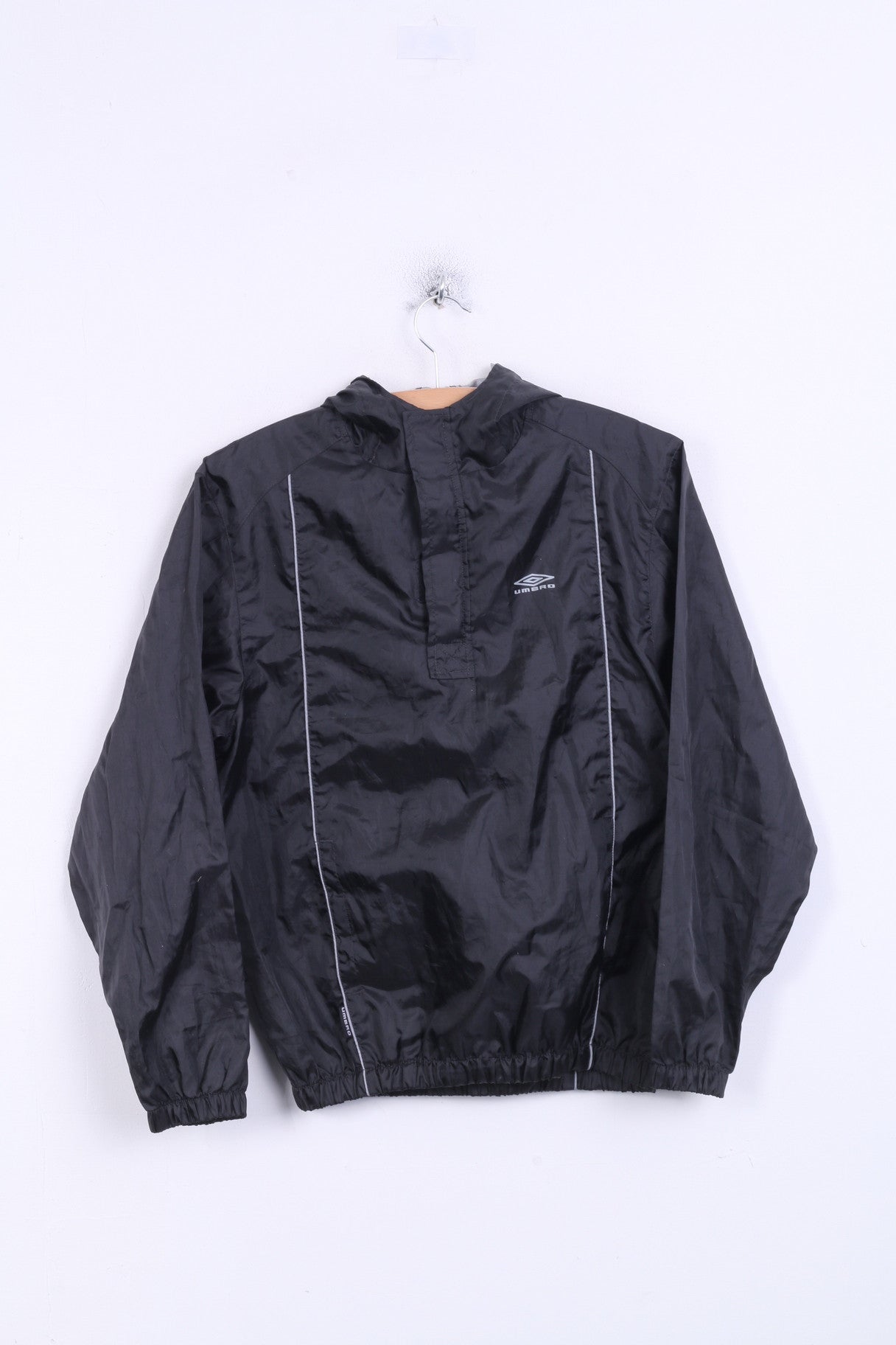 Umbro Boys XL Jacket Track Top Black Hood Zip Neck - RetrospectClothes