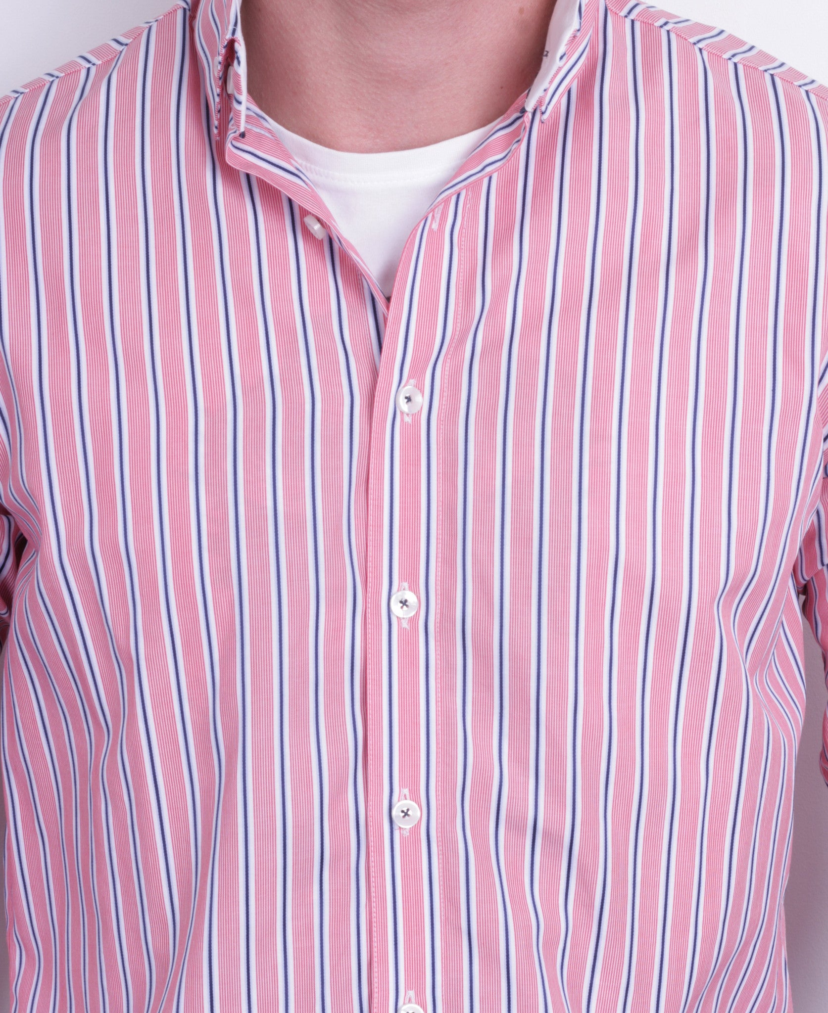 Dahlin Mens M Casual Shirt Striped Red Buttons Down Long Sleeve - RetrospectClothes