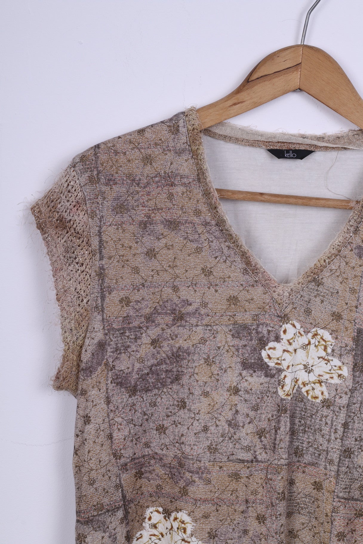 Camicia Kello da donna M con scollo a V e fiori senza maniche Beige