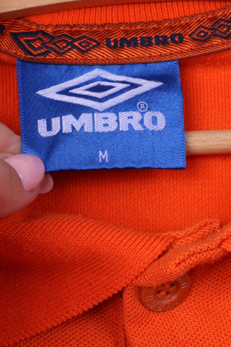 Polo Umbro da uomo M, top in misto cotone con bottoni dettagliati arancioni 