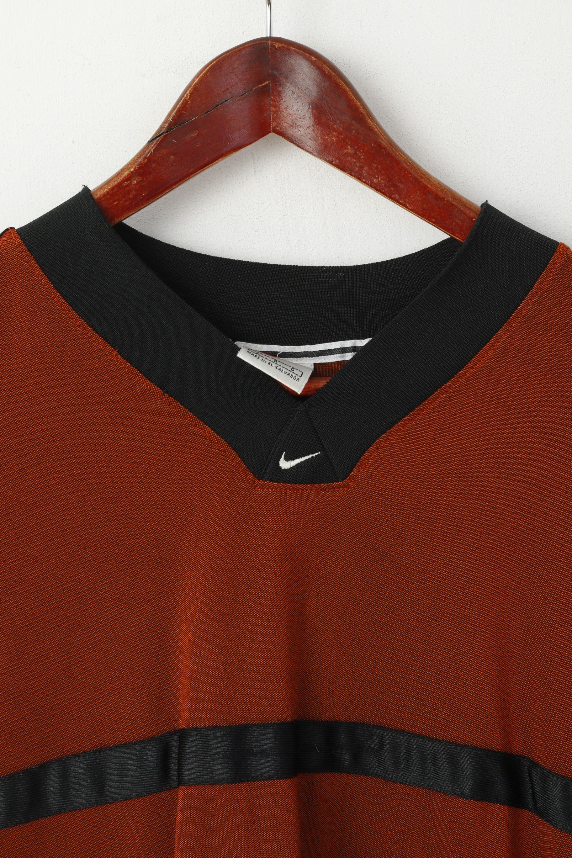 Nike Team Men L Shirt Vintage Brick V Neck Sportswear Championnat Athlètes Top