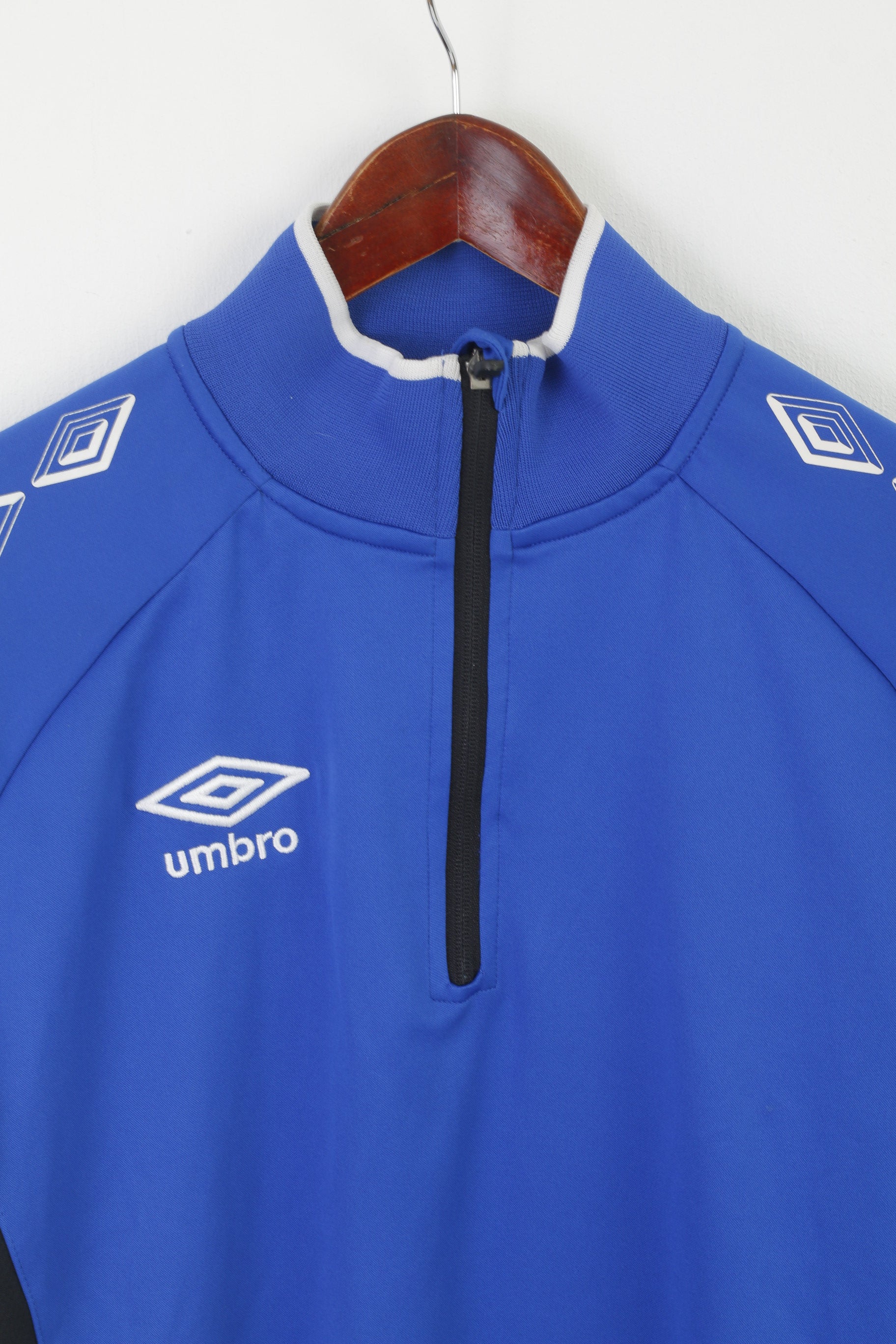 Umbro Hommes XL Chemise Bleu Performance Teamwear UX-1 Vapa Tech Zip N Retrospect Clothes Umbro Hommes XL Chemise Bleu Performance Teamwear UX-1 Vapa Tech Zip N Retrospect Clothes