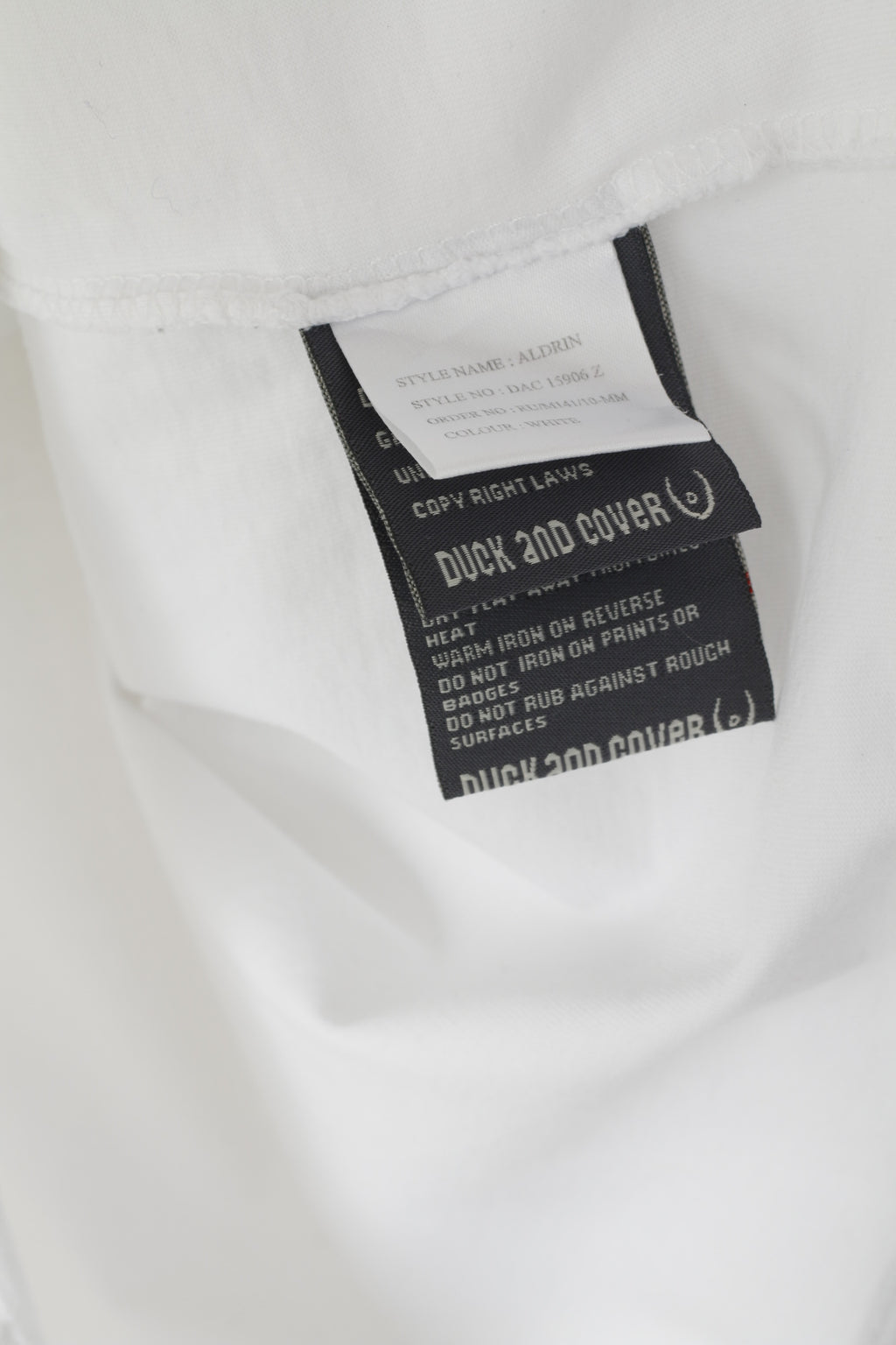 T-shirt Duck and Cover da uomo XL (L) Top con grafica Carlino girocollo in cotone bianco