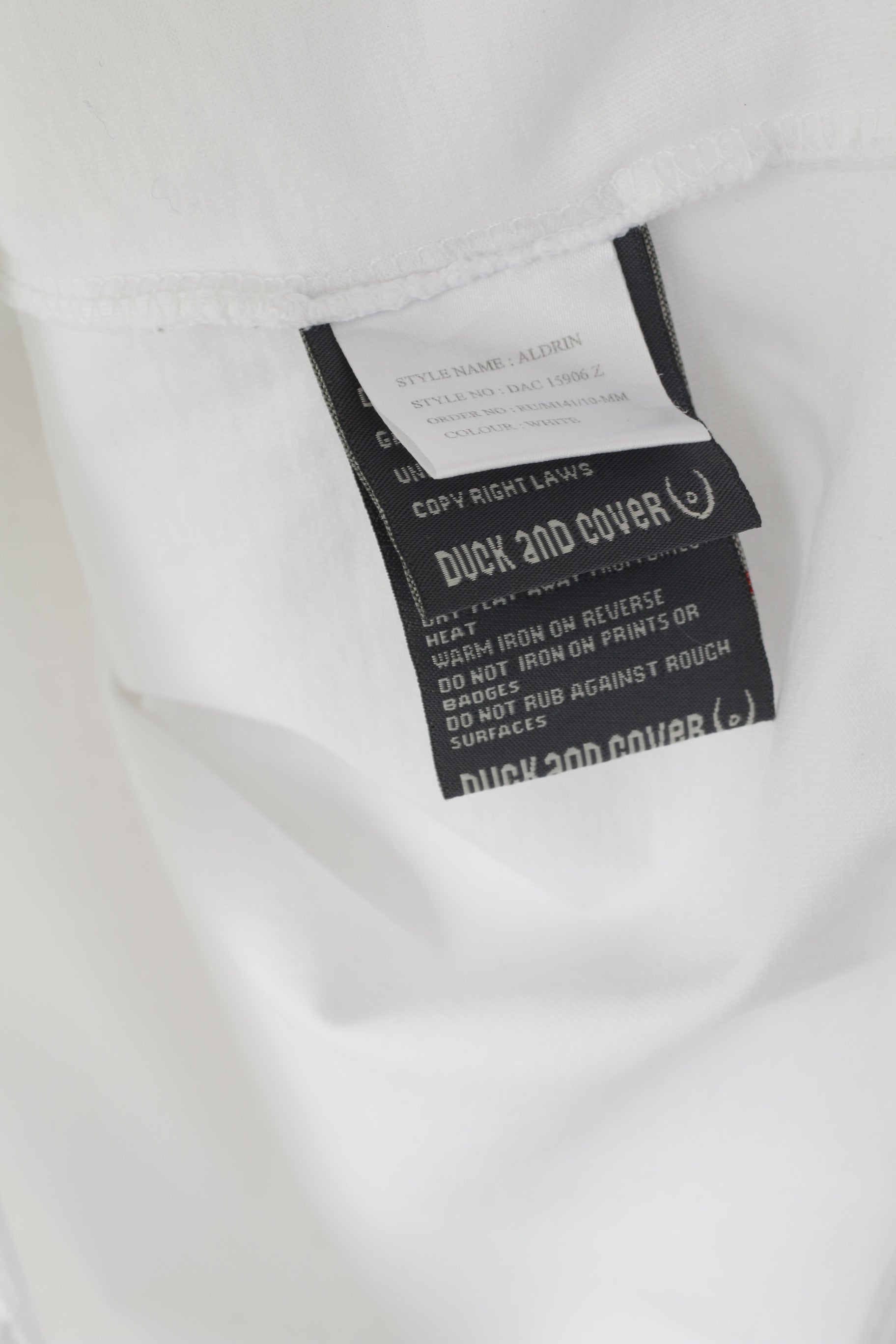 T-shirt Duck and Cover da uomo XL (L) Top con grafica Carlino girocollo in cotone bianco