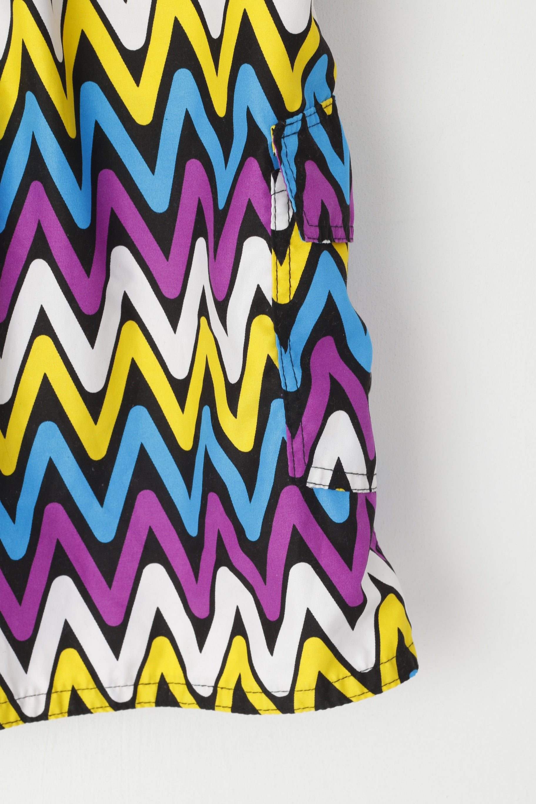 Short rétro homme L multicolore Zigzag Bermuda doublé maille été