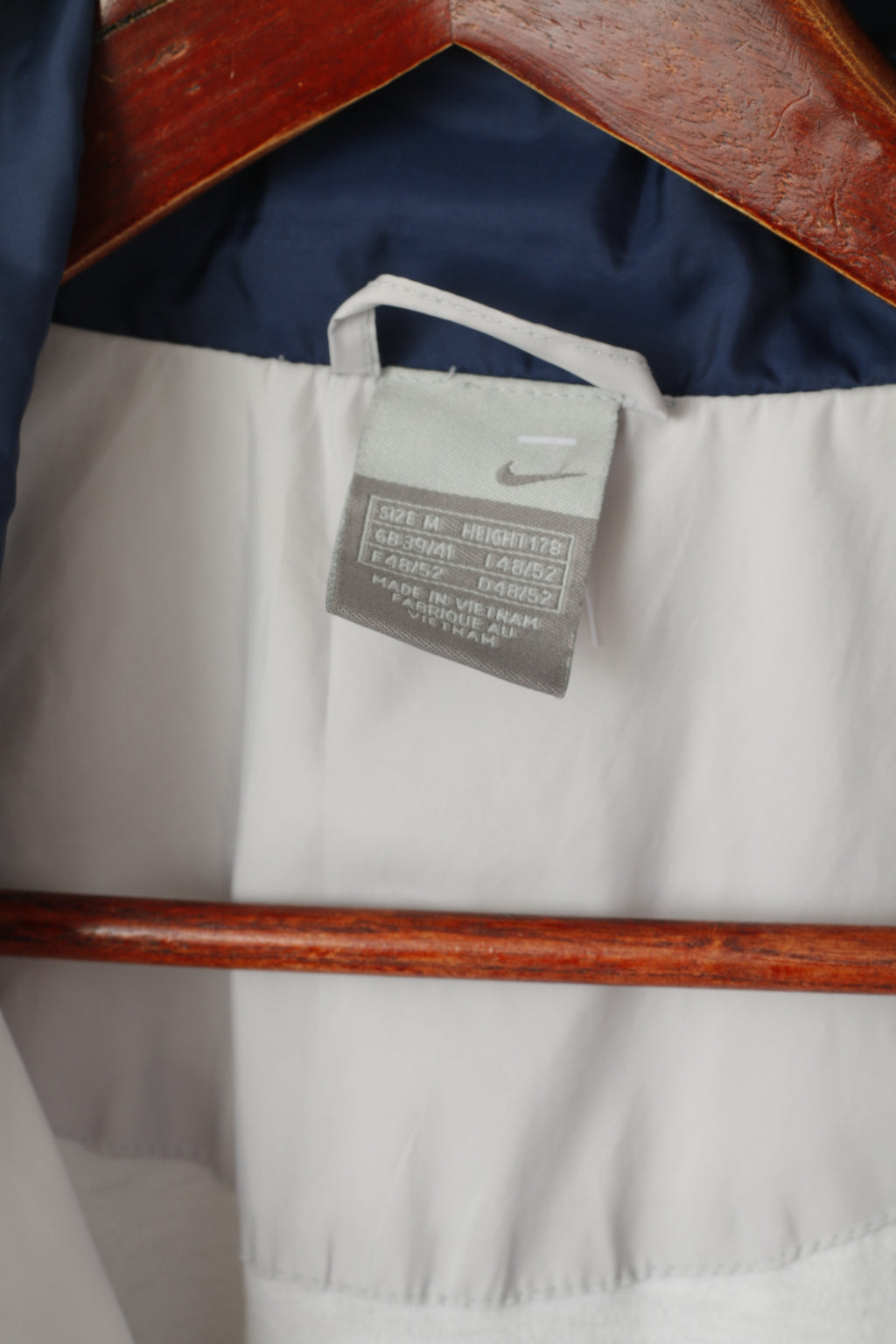 Giacca Nike Uomo M 178 Giacca grigia leggera da allenamento per abbigliamento sportivo con cerniera intera