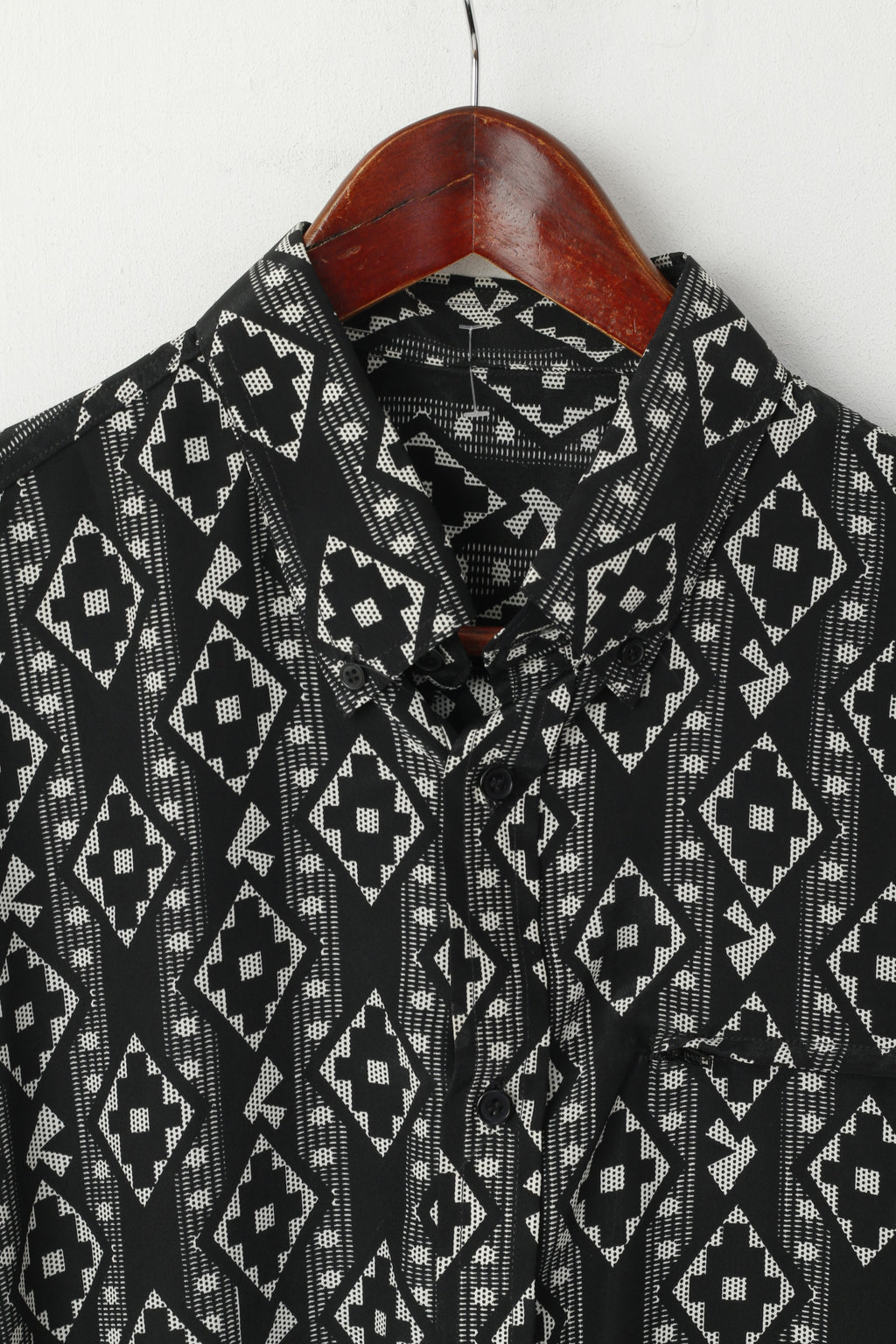 Vintage Men M Casual Shirt Black Shiny Printed Button Down Collar Long Sleeve