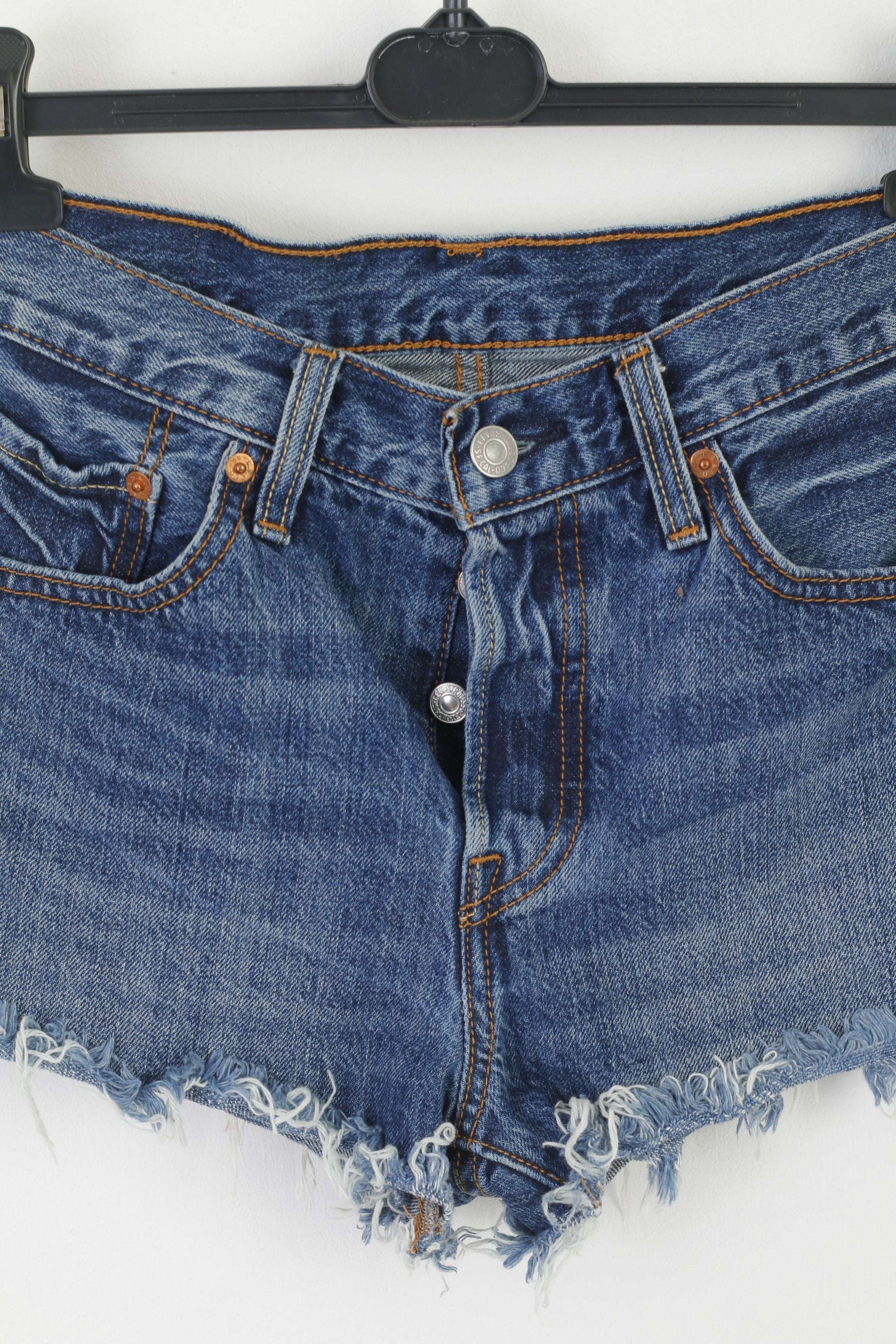 Levi's 501 Femme 27 Short Bleu Jeans Denim Poignets Effilochés Vintage Pantalon Chaud