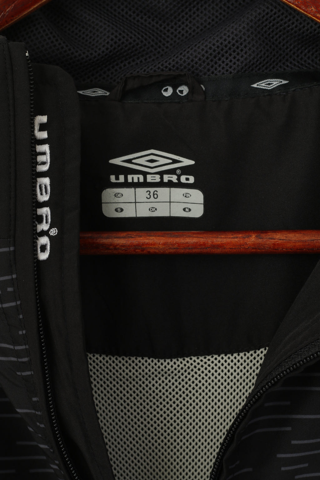 Umbro Hommes 36 S Veste Noir Activewear Full Zipper Pro Training Teamwear Top