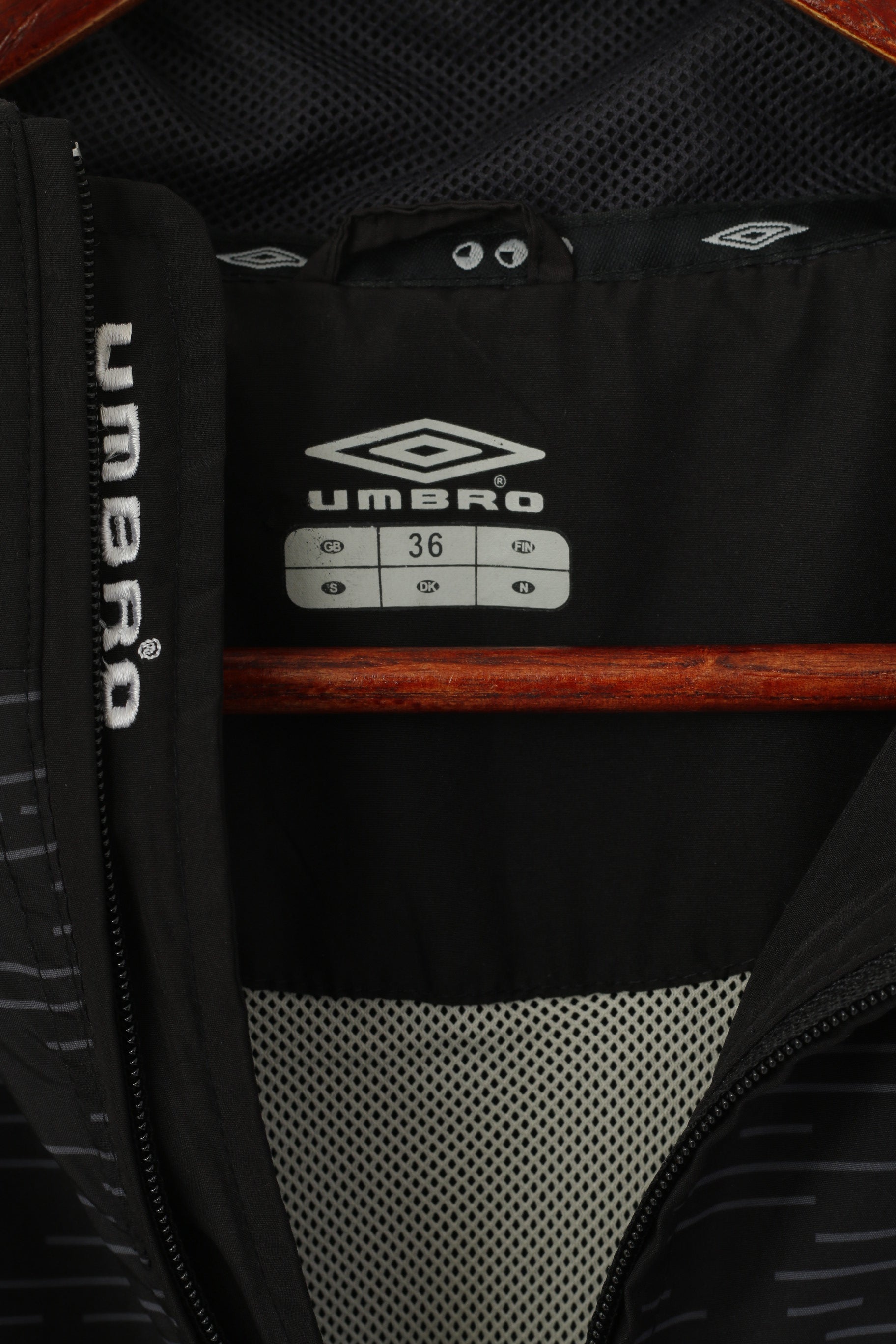 Umbro Hommes 36 S Veste Noir Activewear Full Zipper Pro Training Teamwear Top