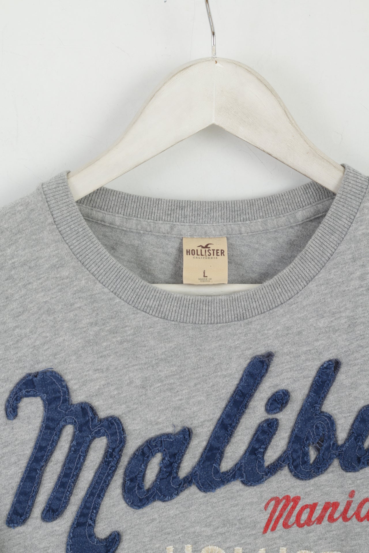 T-shirt Hollister California da uomo L, top grigio girocollo con grafica ricamata