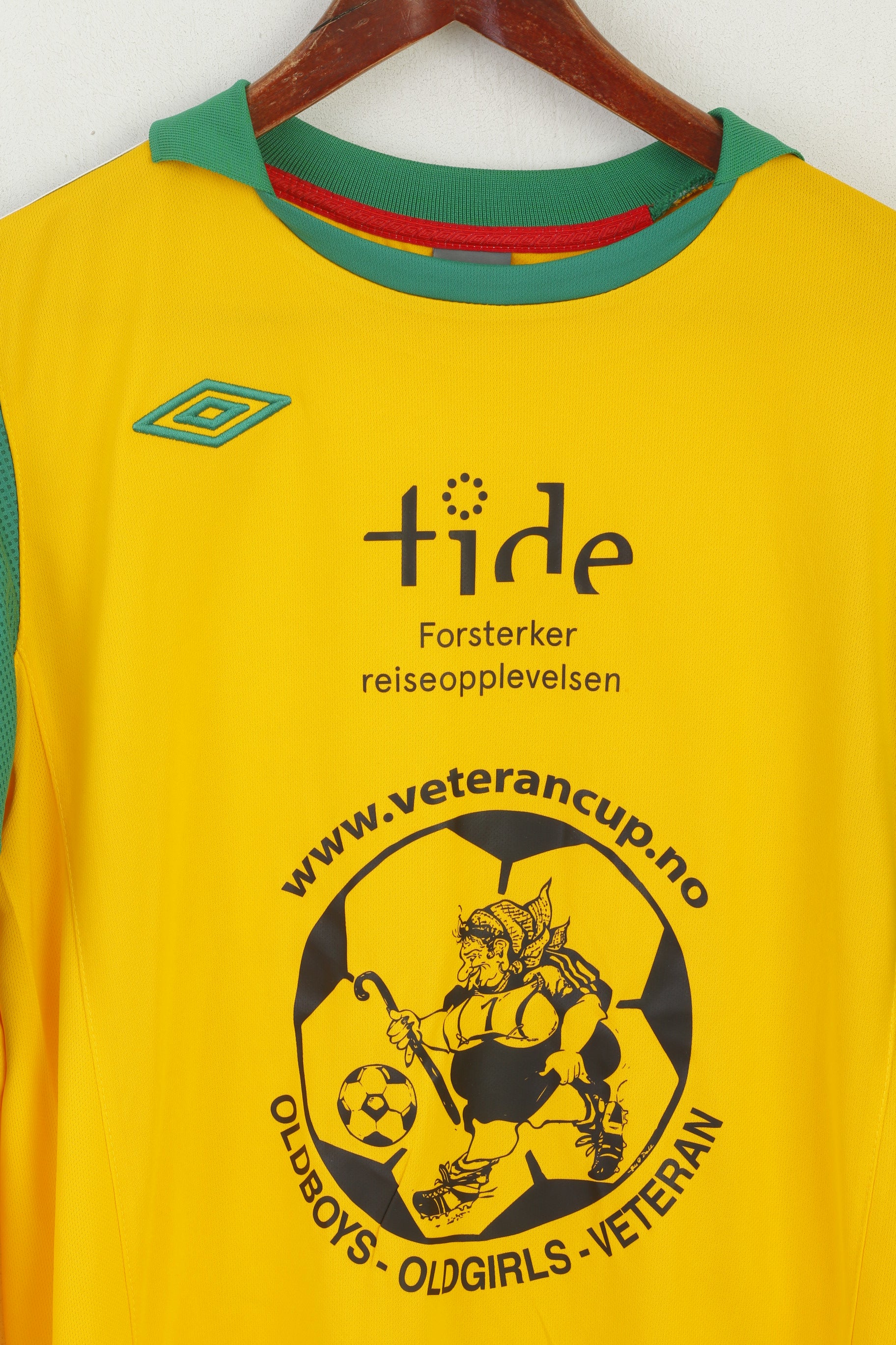 Umbro Men L Shirt Yellow Veterancup Oldboys Oldgirls Veteran Sportswear Top