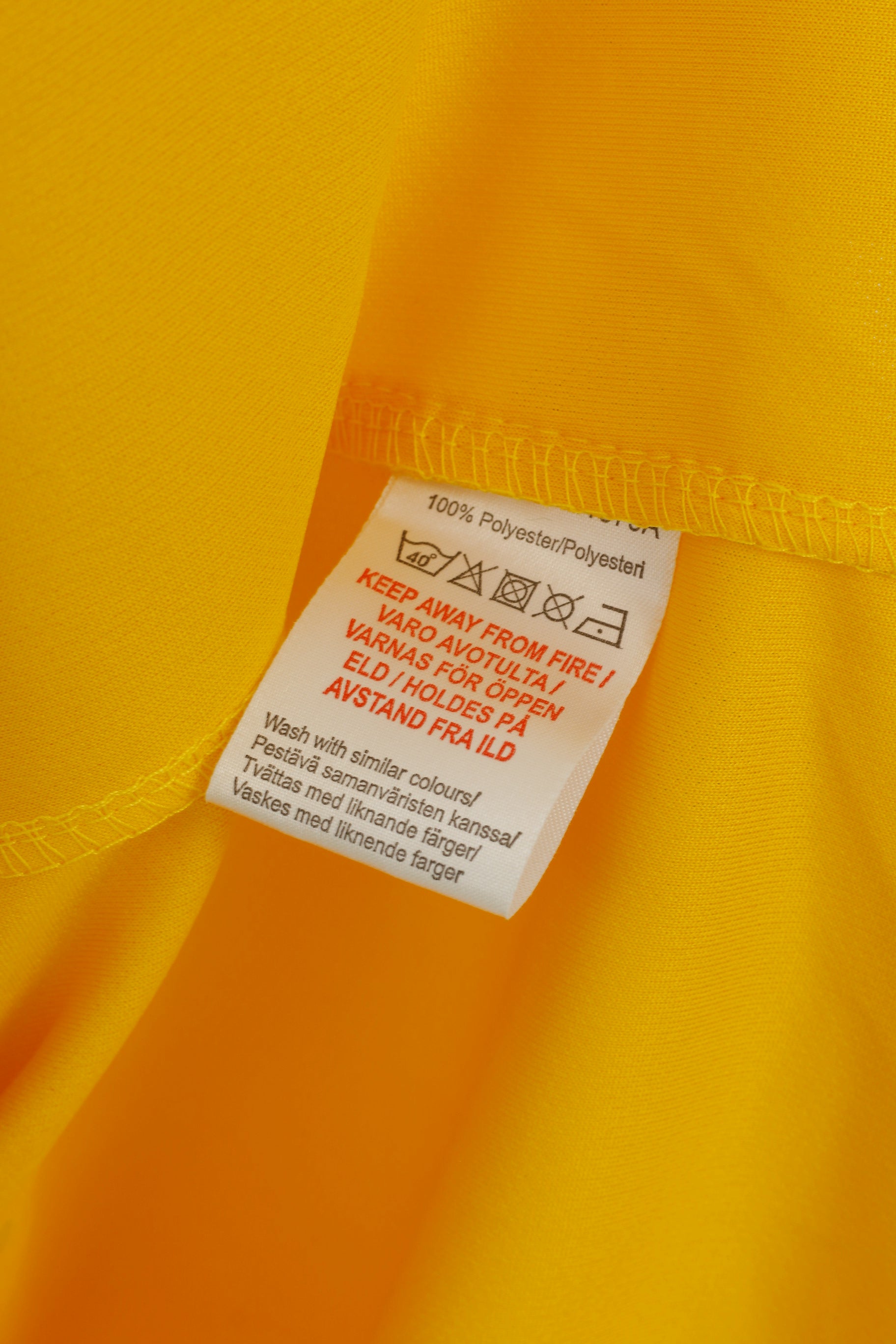 Umbro Men L Shirt Yellow Veterancup Oldboys Oldgirls Veteran Sportswear Top