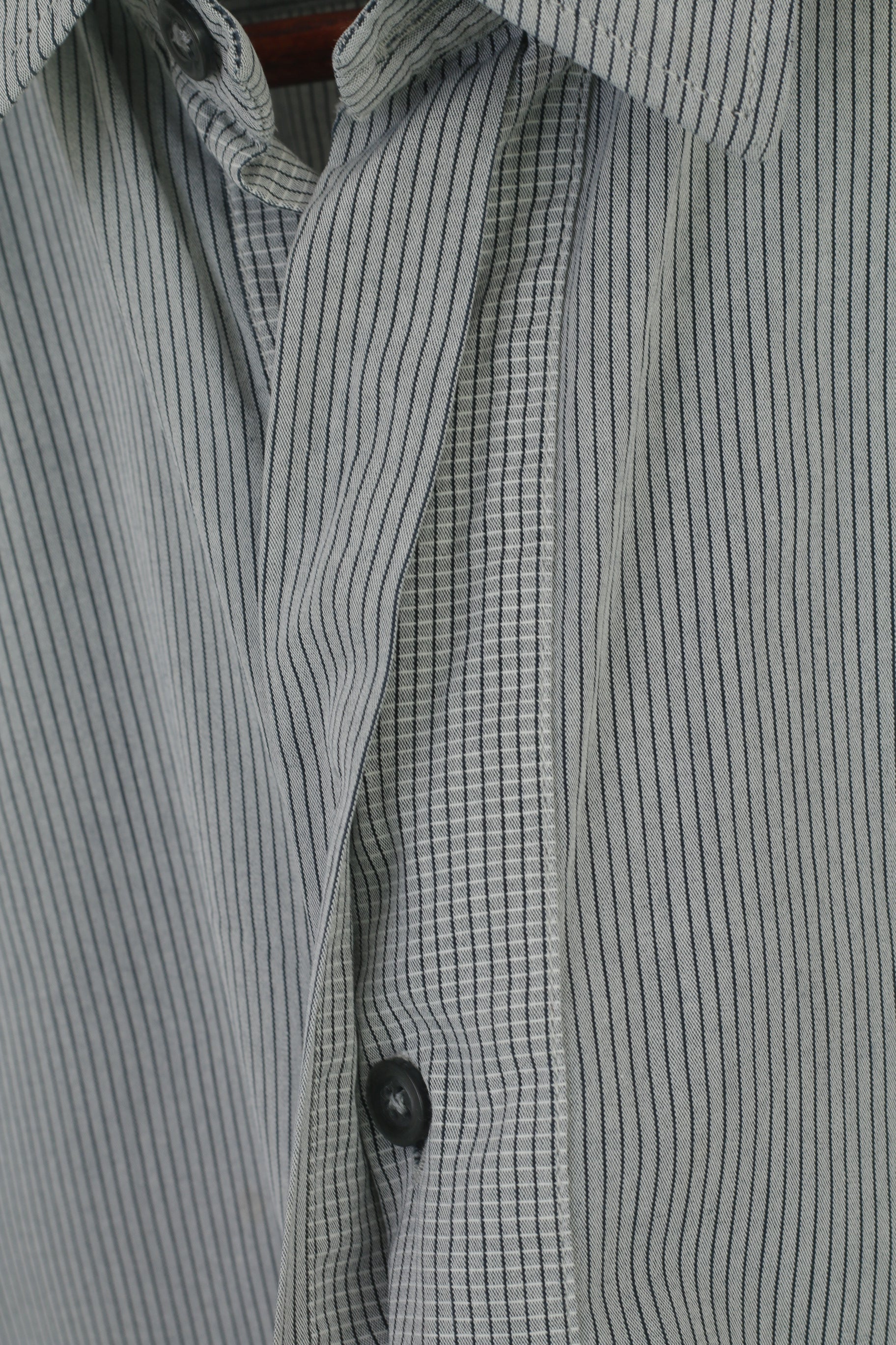Hugo Boss Camicia casual da uomo L (M) Top a maniche lunghe in cotone a righe grigie con bottoni nascosti