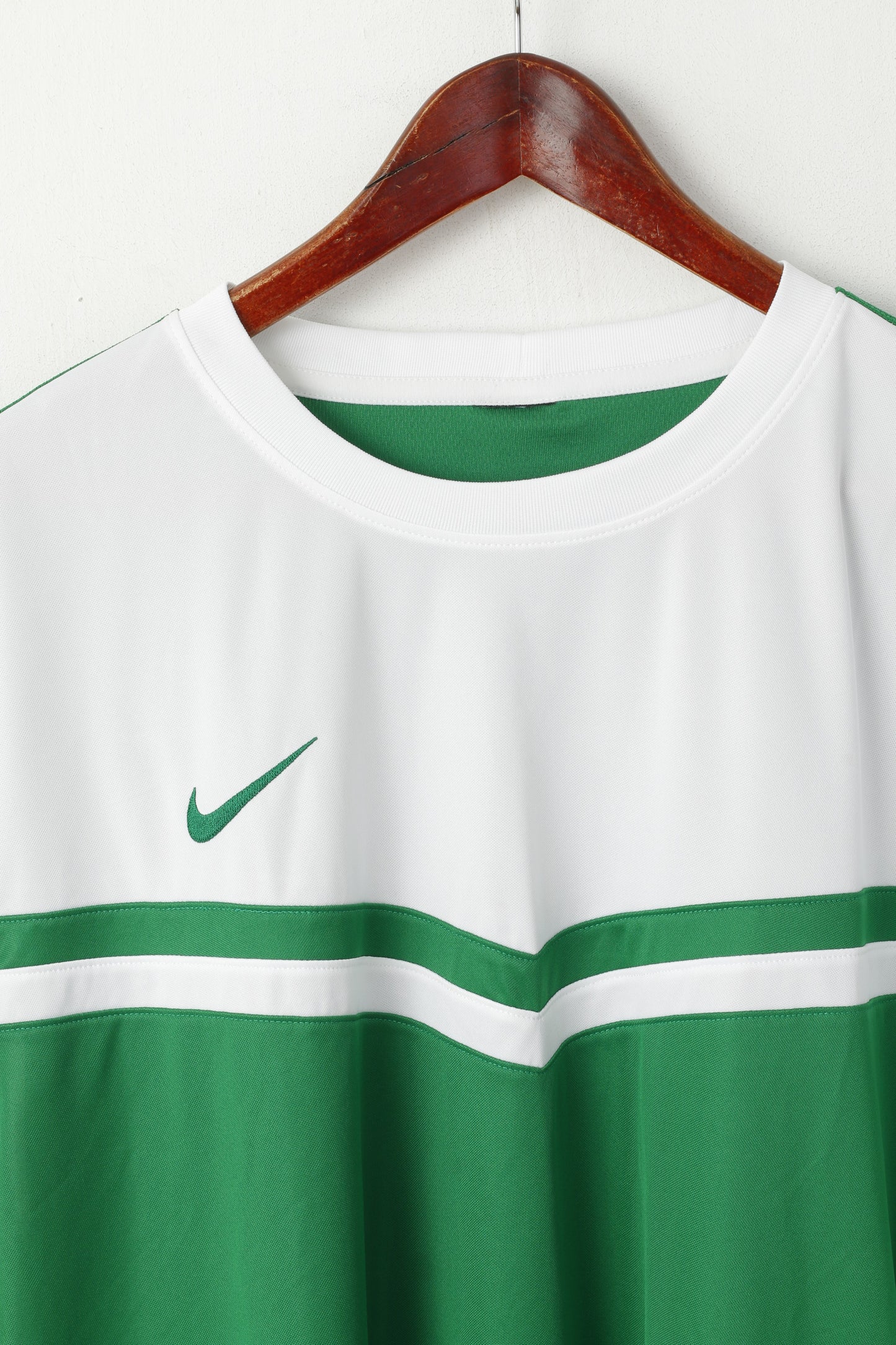Nike Team Men XXL Shirt White Green Crew Neck Dri Fit Activewear Sport Jersey