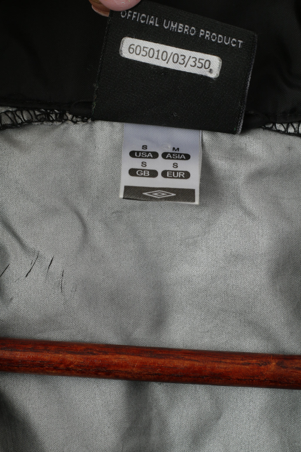 Umbro Men S Pullover Jacket Black Nylon Hooded Activewear Sport Training Top