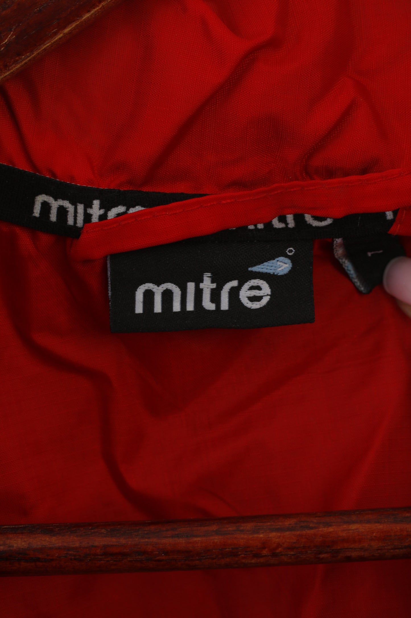 Mitre Mes L Jacket Red Cheam Sports FC Lightweight Sportswear Red Full Zipper Hidden Hood