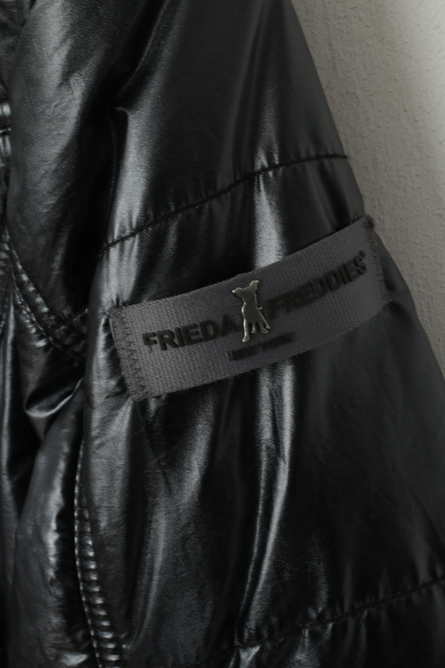 FRIEDA &amp; FREDDIES Veste femme 36 S noire matelassée en nylon brillant avec fermeture éclair