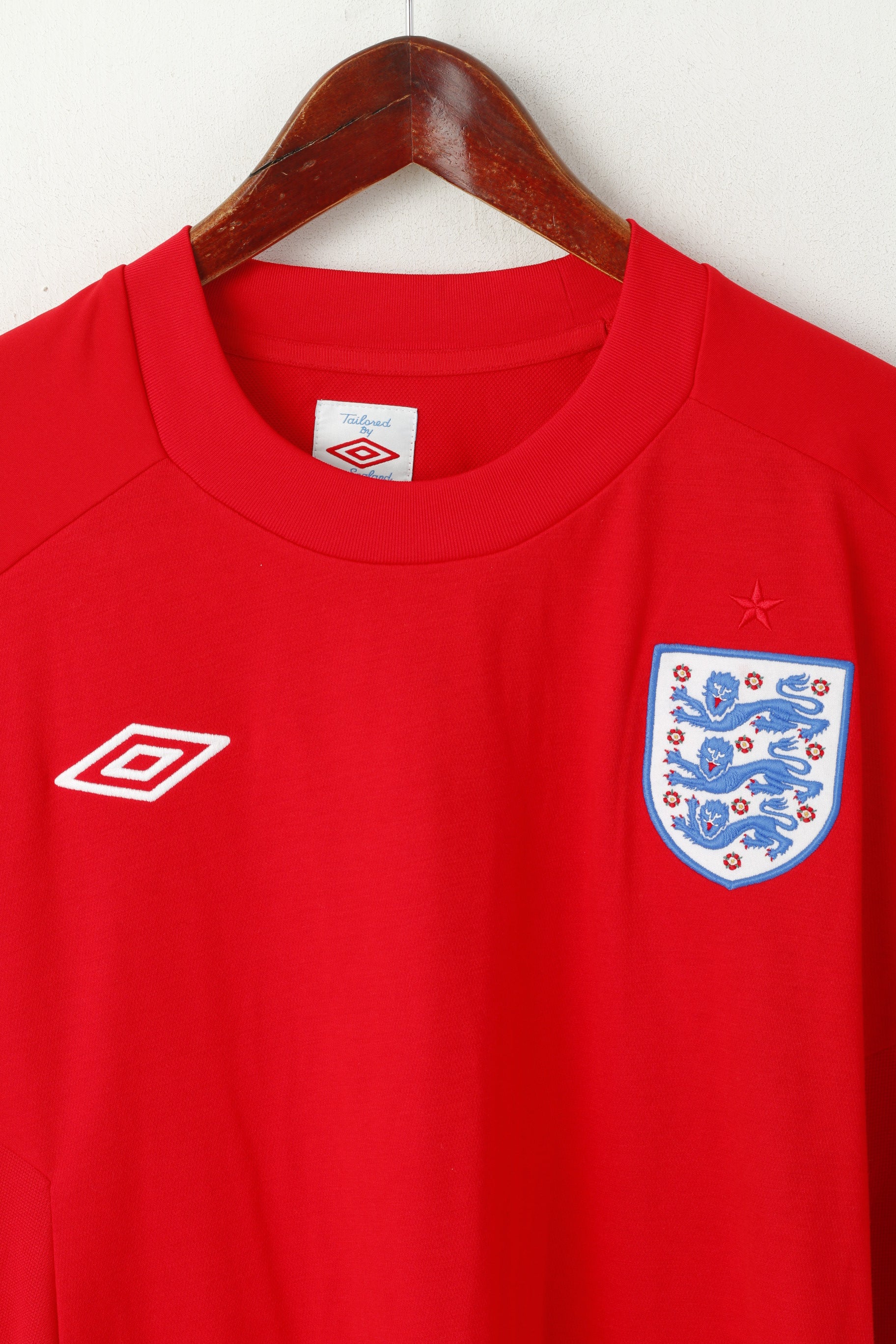 Umbro Men 46 L Shirt Red National England Team Football Sportswear Jersey
