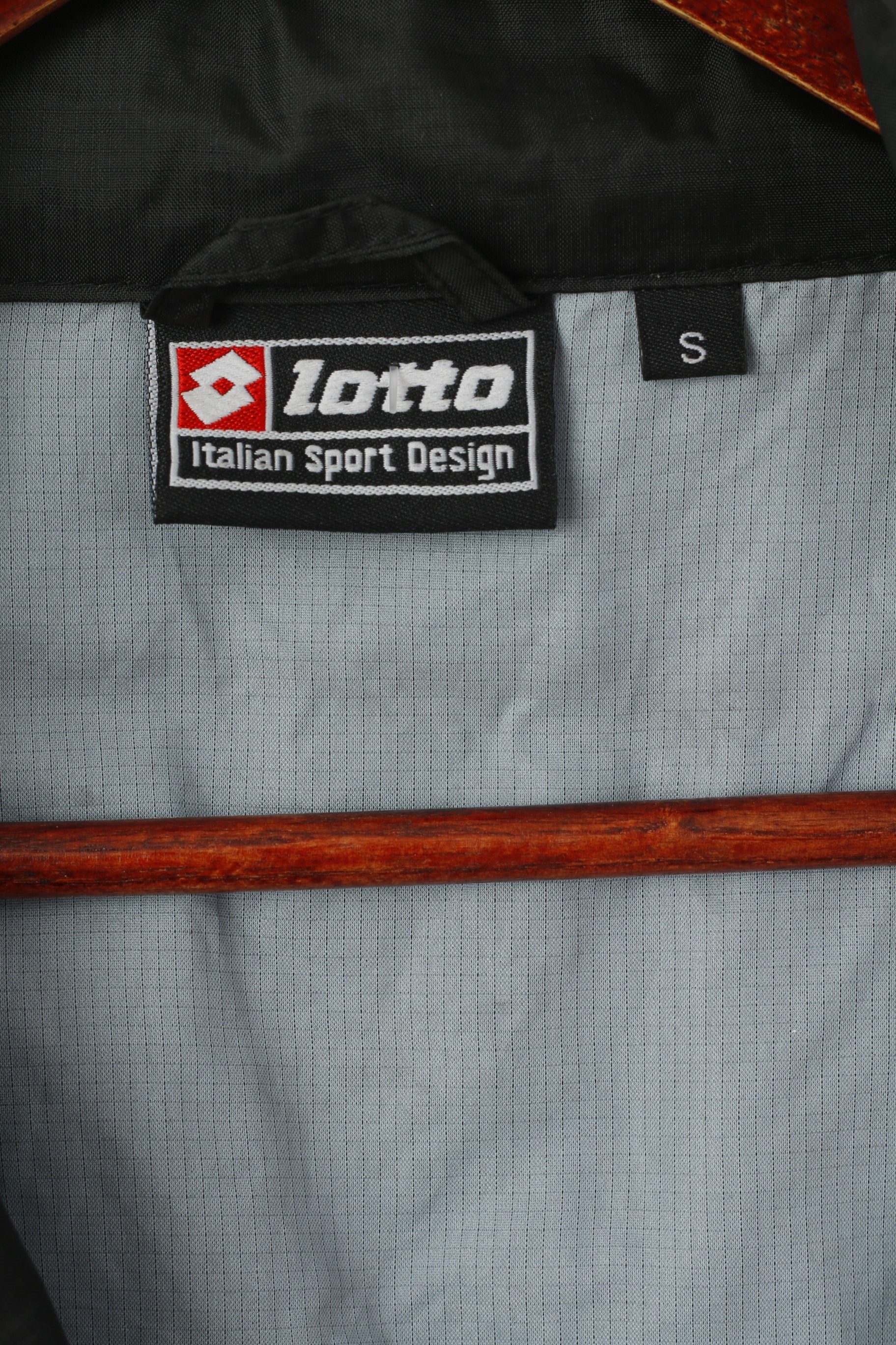 Lotto Veste pour homme en nylon noir imperméable avec capuche cachée