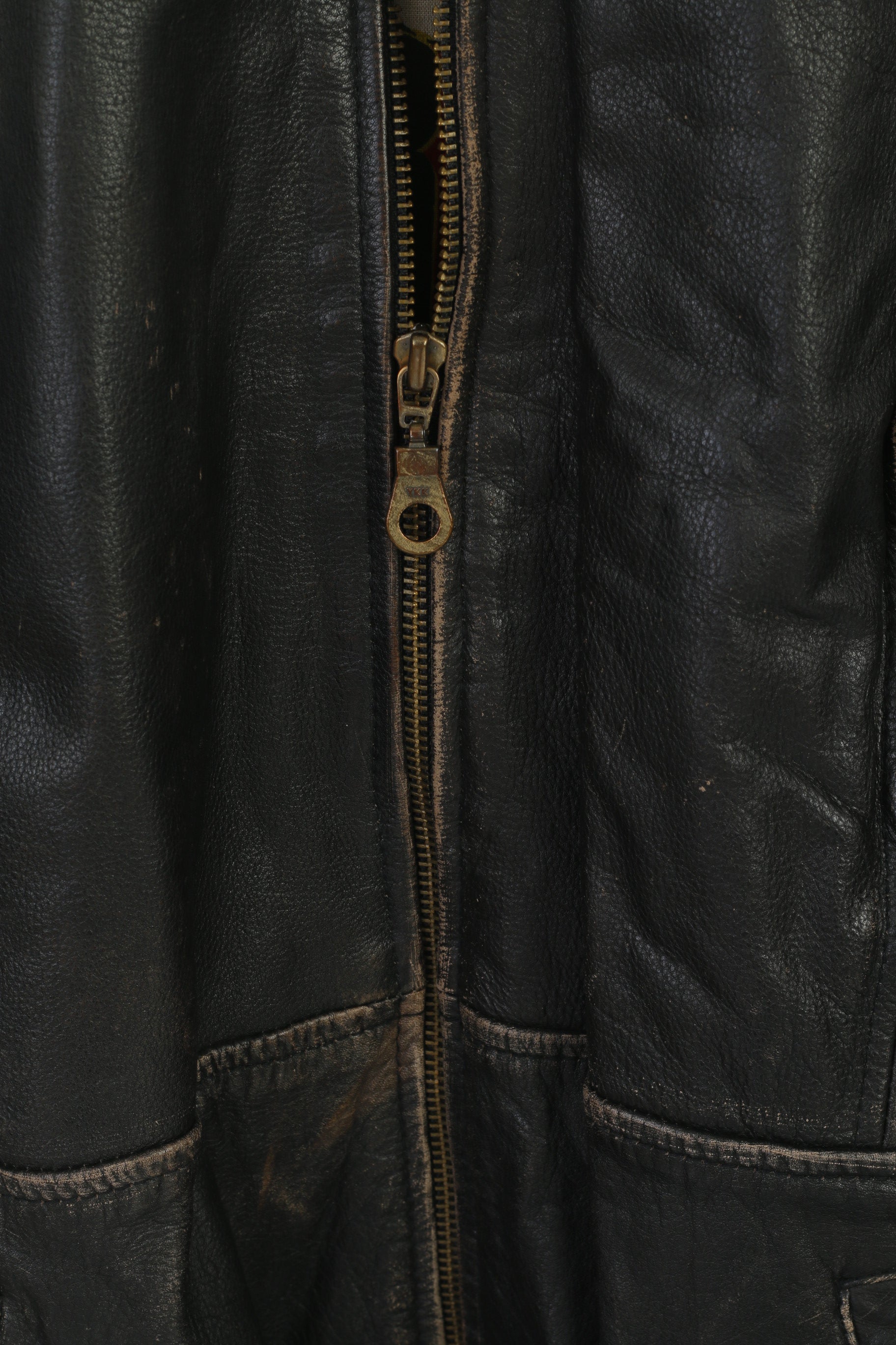 Giacca da uomo Red Baron 40 M. Top da aviatore con zip intera e cintura da pilota vintage in pelle marrone