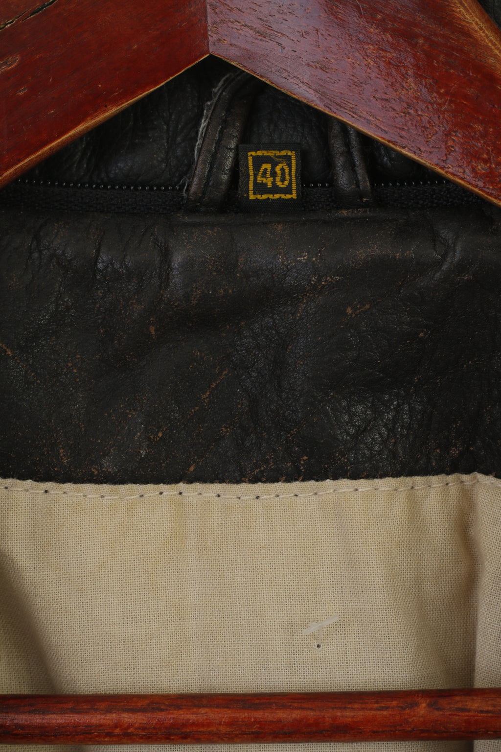 Giacca da uomo Red Baron 40 M. Top da aviatore con zip intera e cintura da pilota vintage in pelle marrone