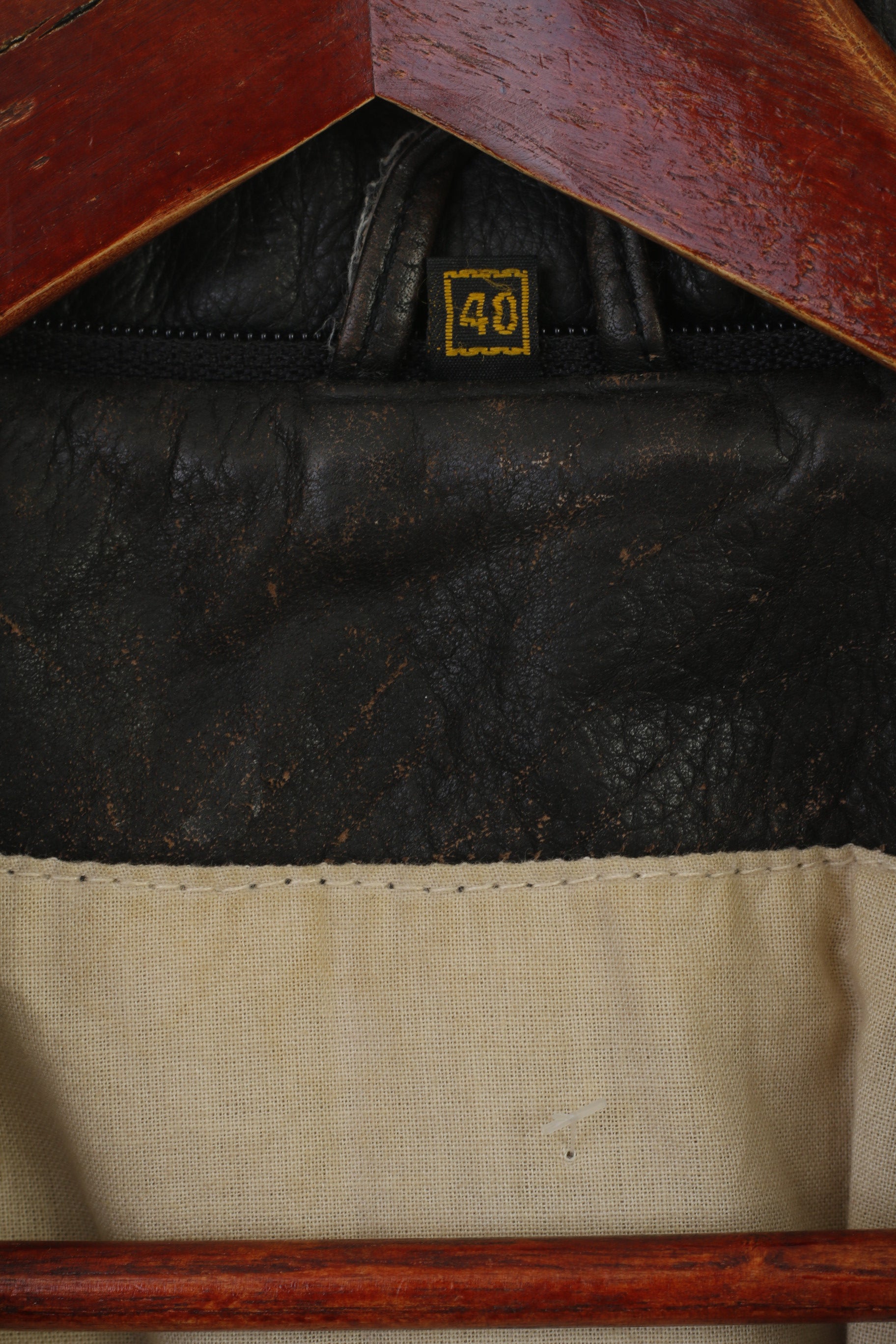 Giacca da uomo Red Baron 40 M. Top da aviatore con zip intera e cintura da pilota vintage in pelle marrone