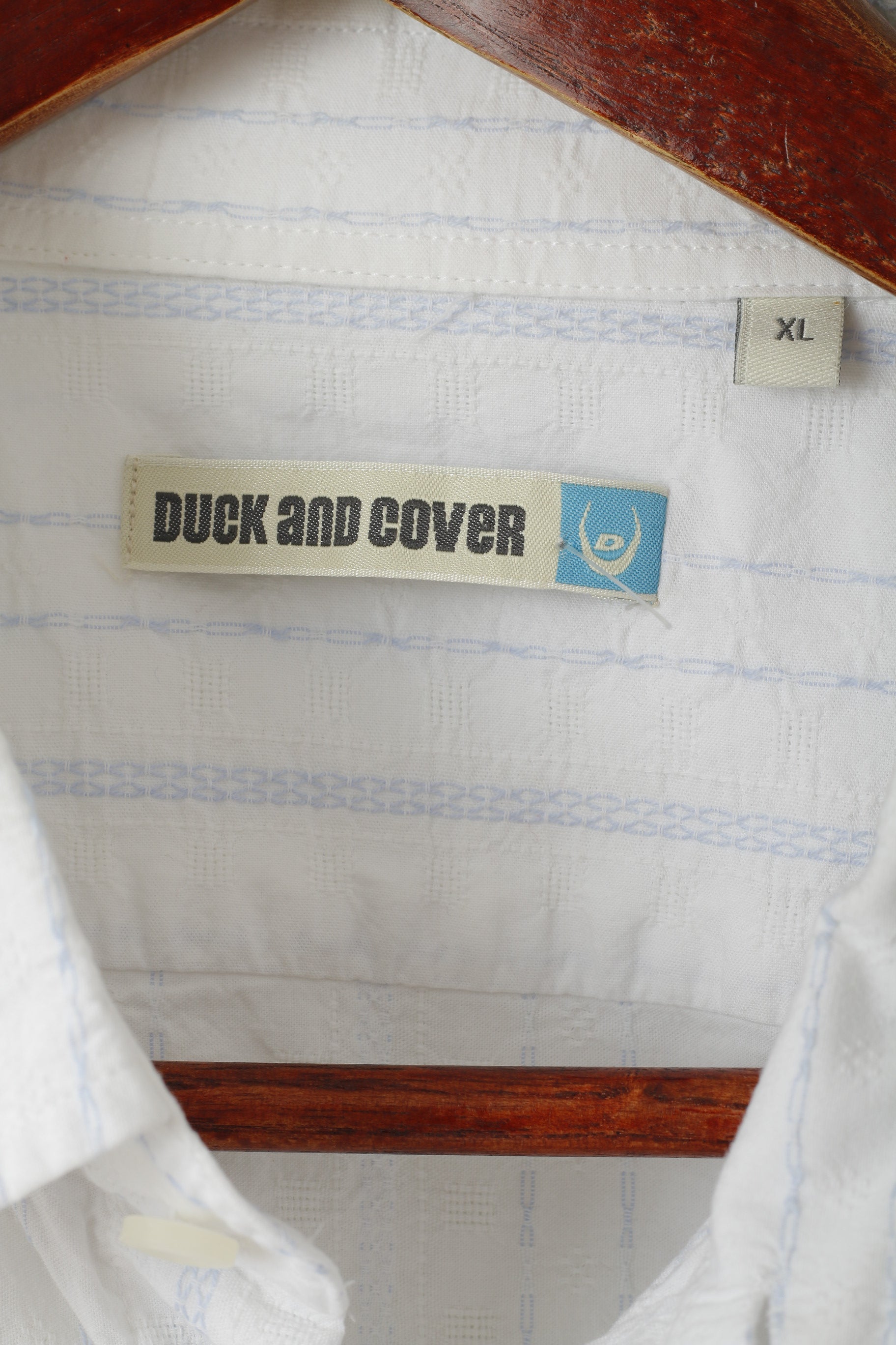 Duck and Cover Men XL (L) Camicia casual Top a maniche lunghe con trama a righe in cotone bianco