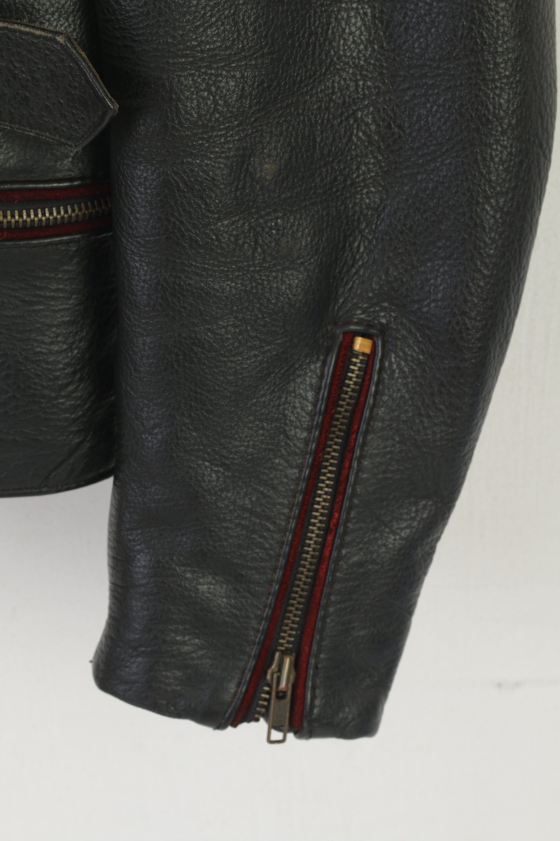 Giacca in pelle da uomo vintage nera Parte superiore foderata con cerniera pesante da motociclista vintage nera