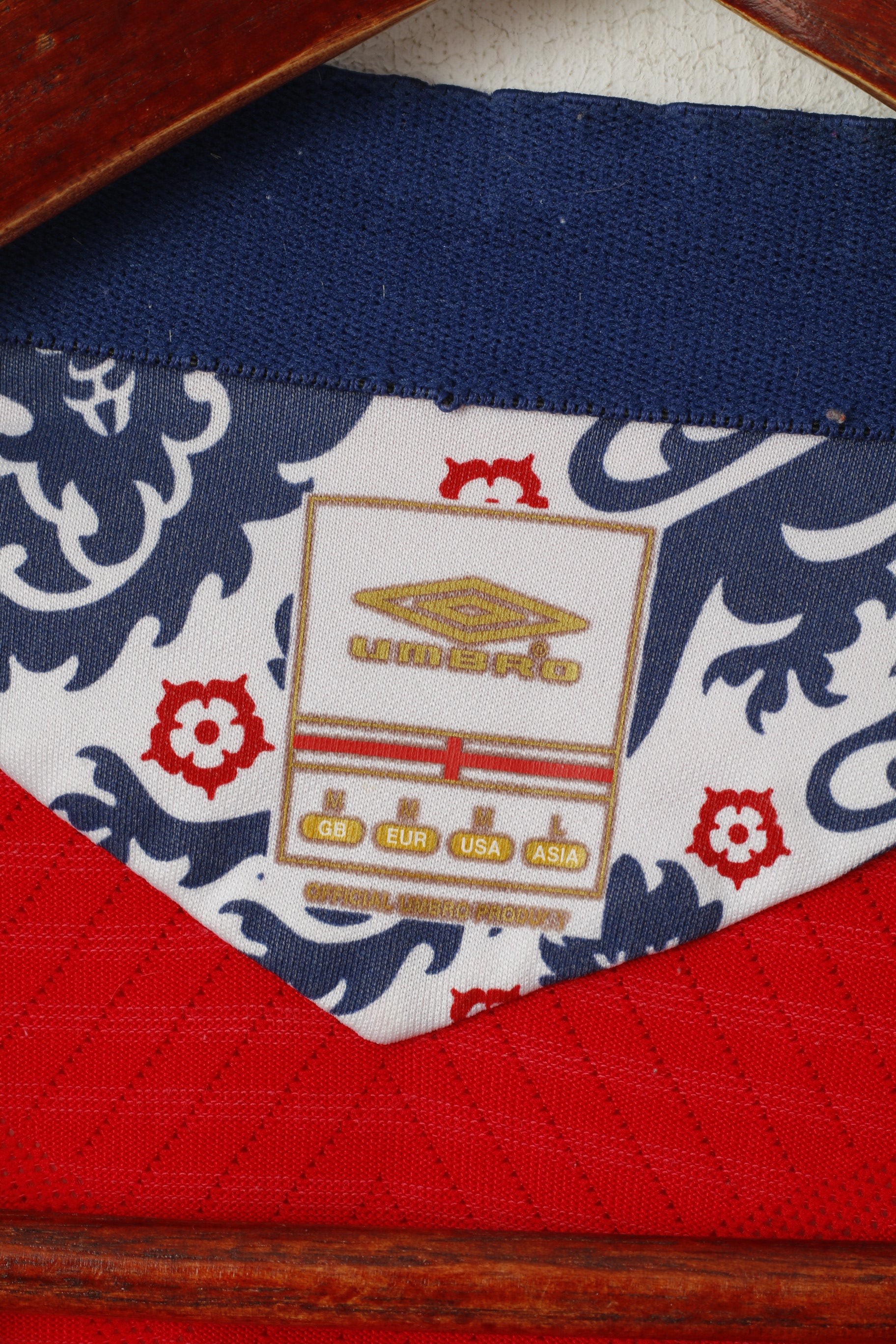 Umbro National England Team Men M Shirt Red Football Kick Off 2008 Jersey Top