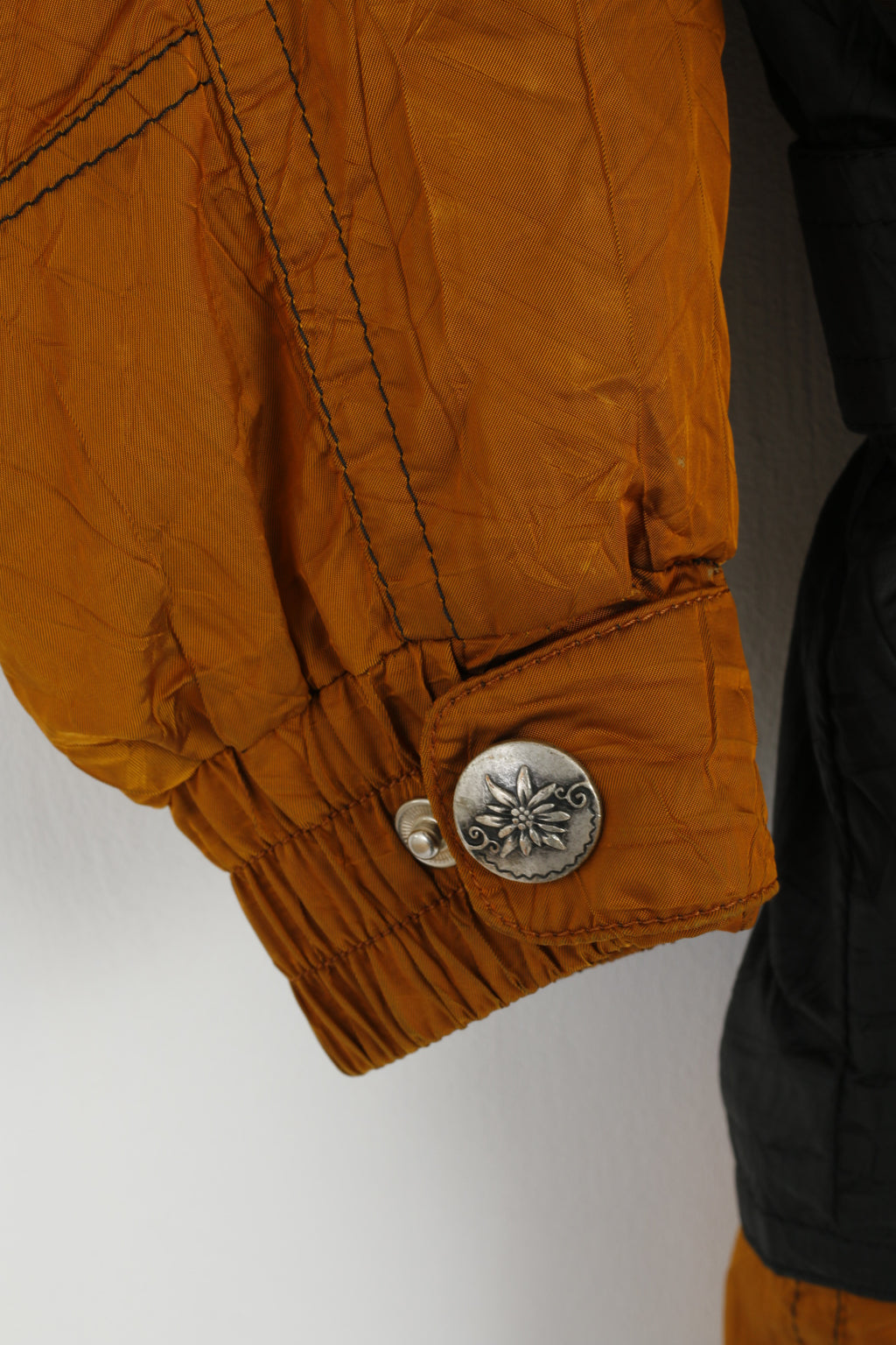 Alaska Snow Dancer Women 38 Ski Suit One Piece Black Gold Shiny Vintage Nylon Snowboarding Austria Skiwear