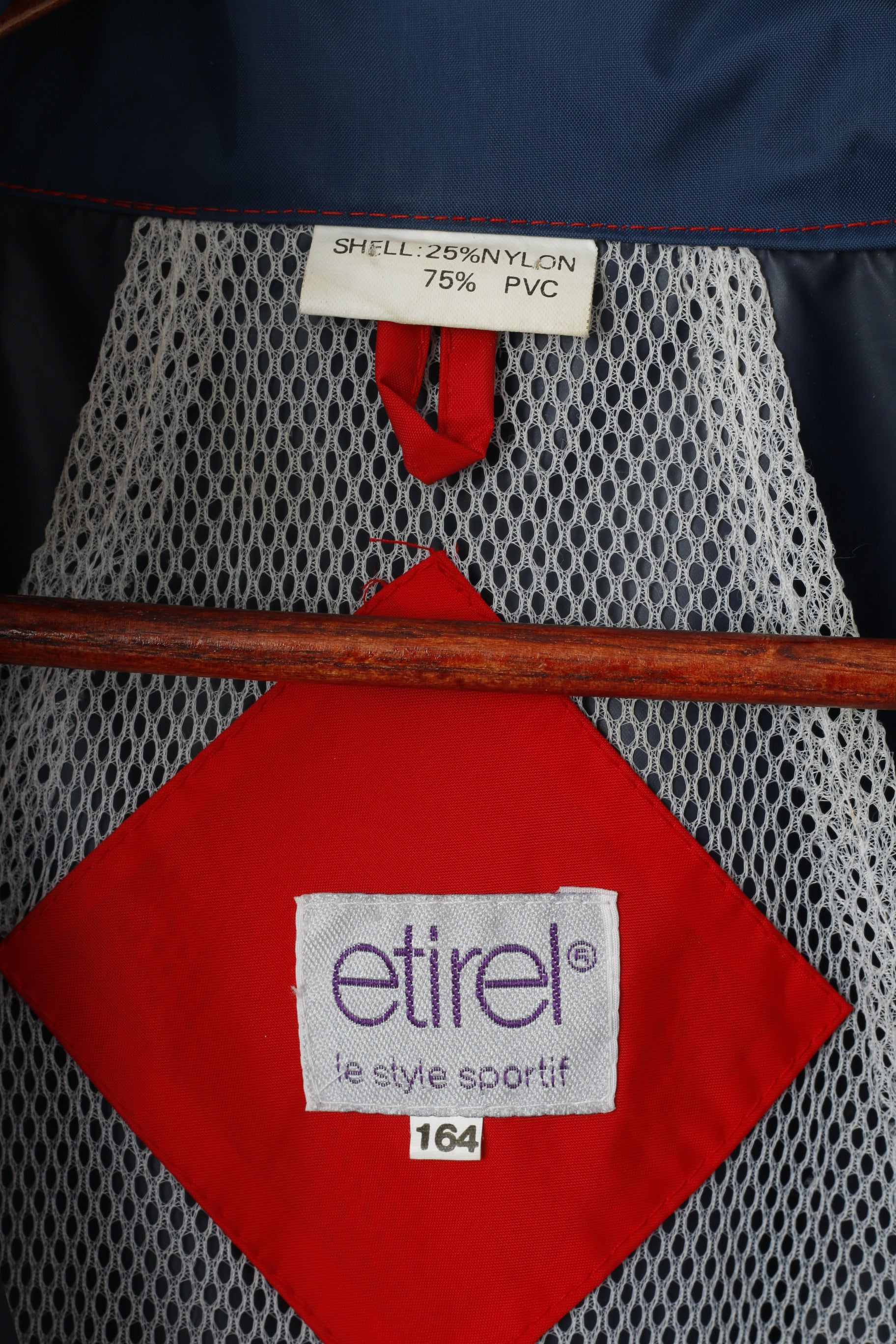 Veste Etirel le Sportif Youth 164 en nylon rouge marine avec capuche cachée imperméable en PVC