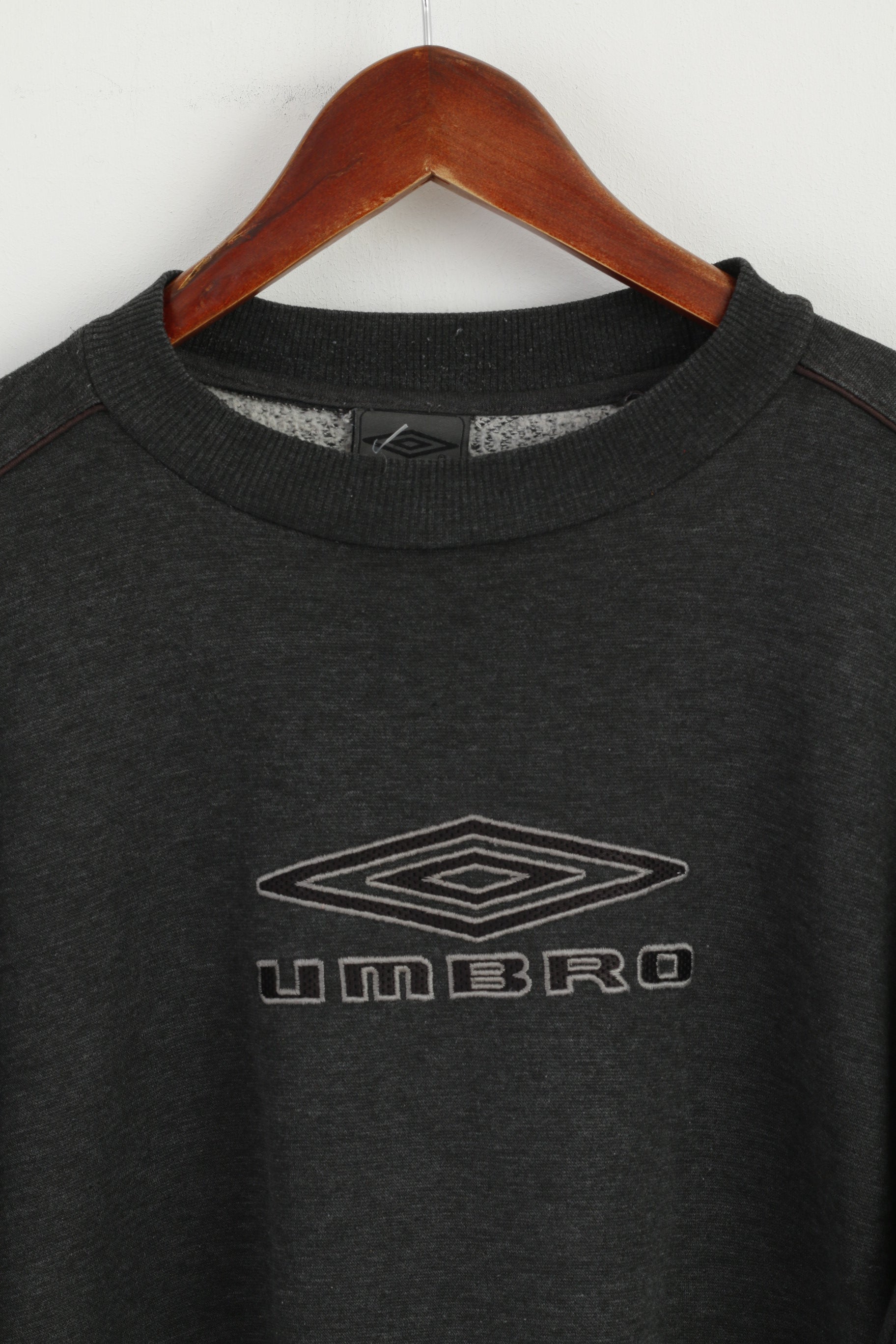 Felpa Umbro da uomo M. Felpa con logo sportivo retrò in cotone grigio scuro