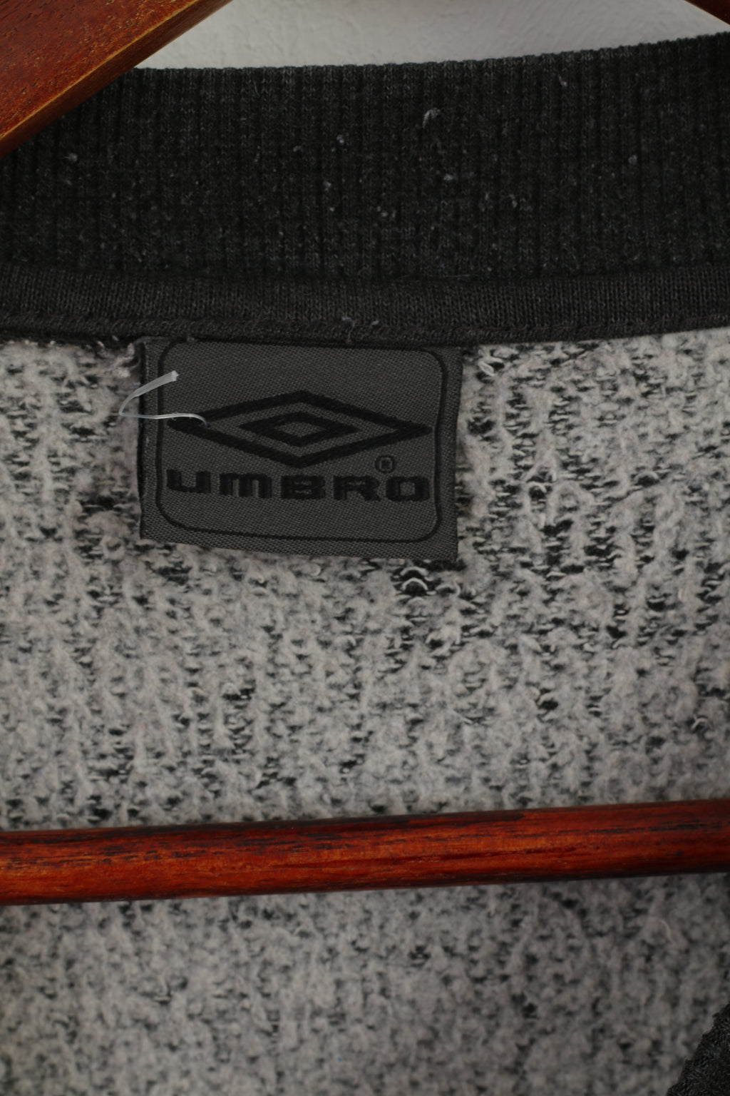 Felpa Umbro da uomo M. Felpa con logo sportivo retrò in cotone grigio scuro