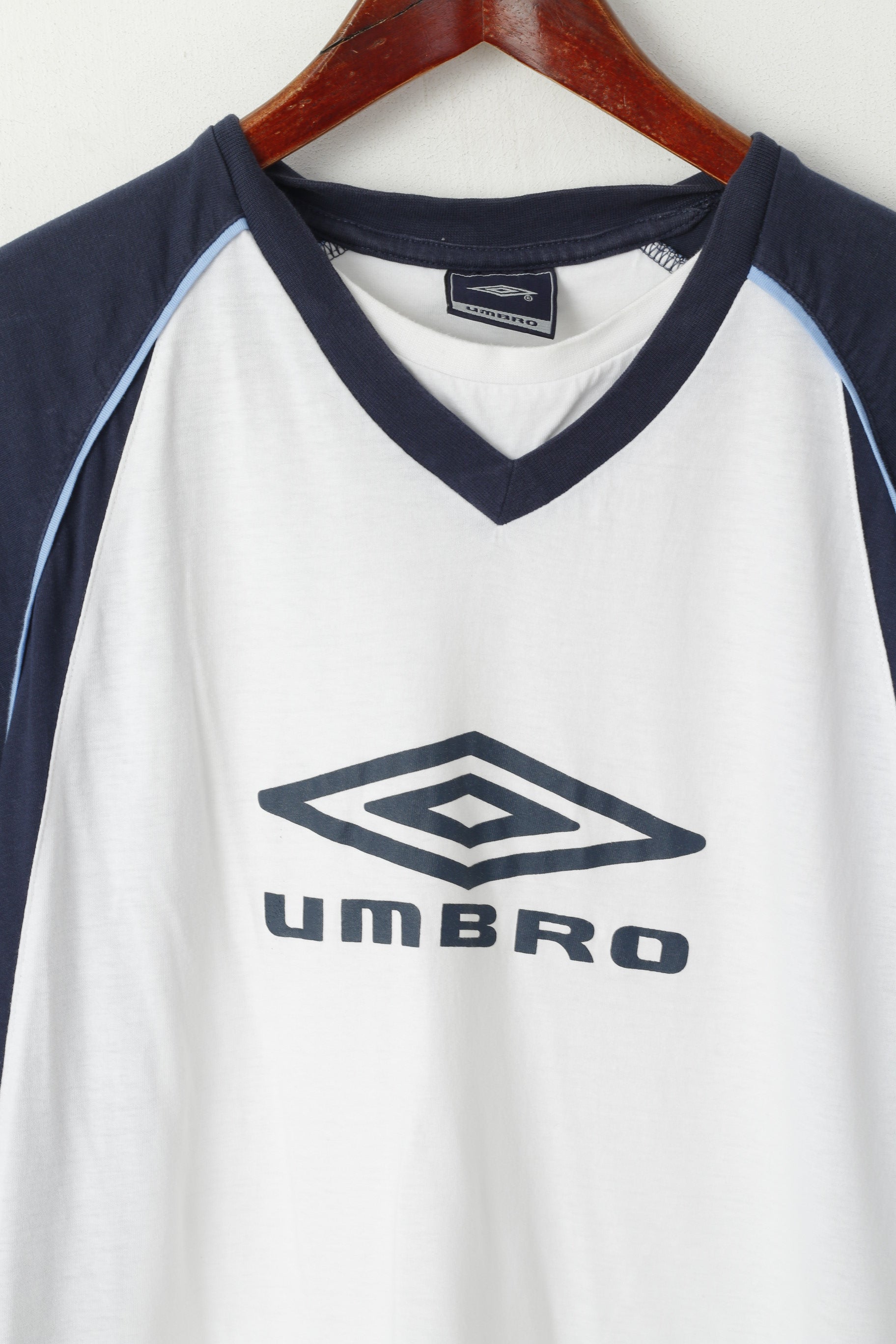 T-shirt Umbro da uomo L Top sportivo girocollo in cotone bianco con logo