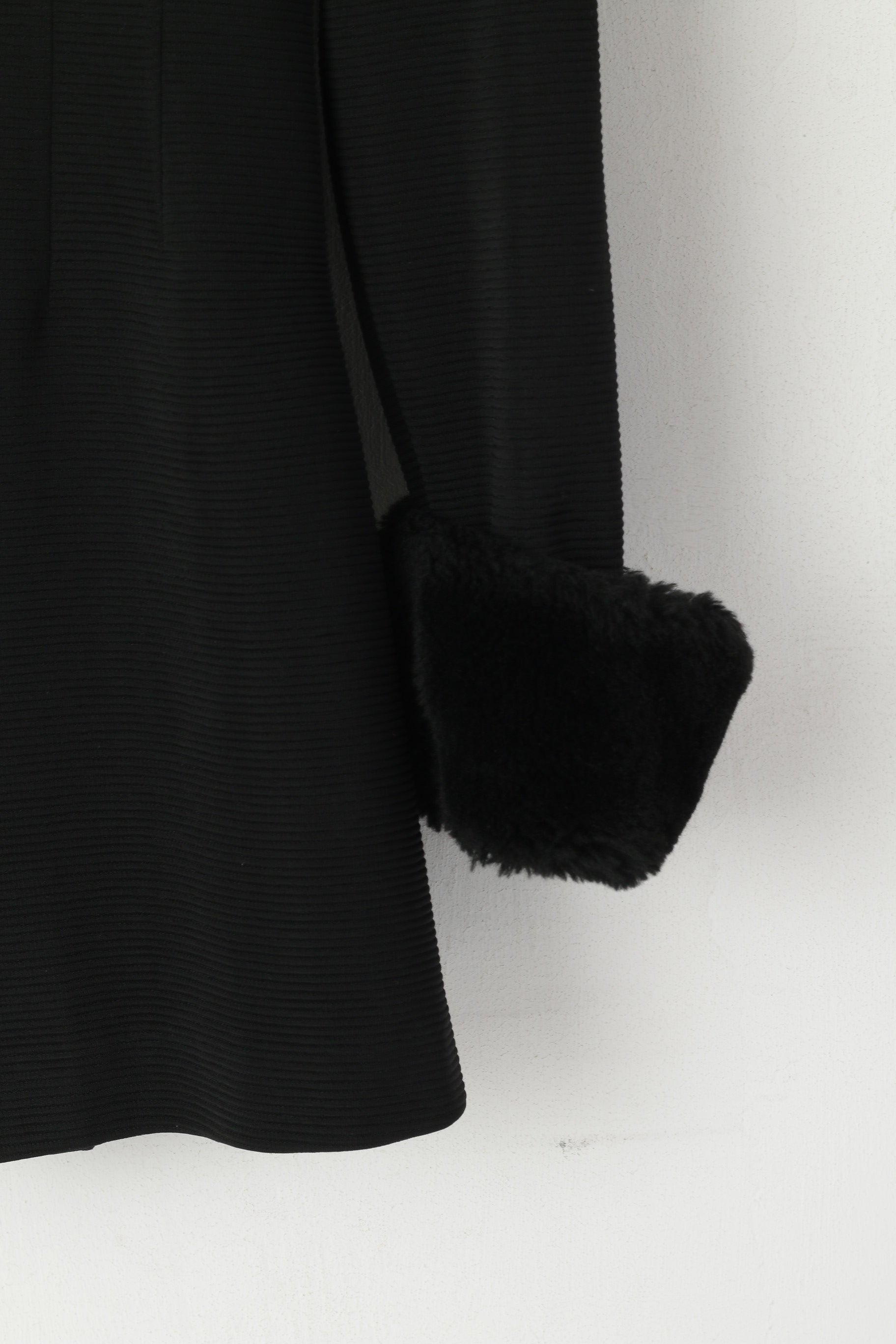 Joseph Ribkoff Giacca da donna 6 8 S Giacca nera elegante con collo in pelliccia acrilica e spalline