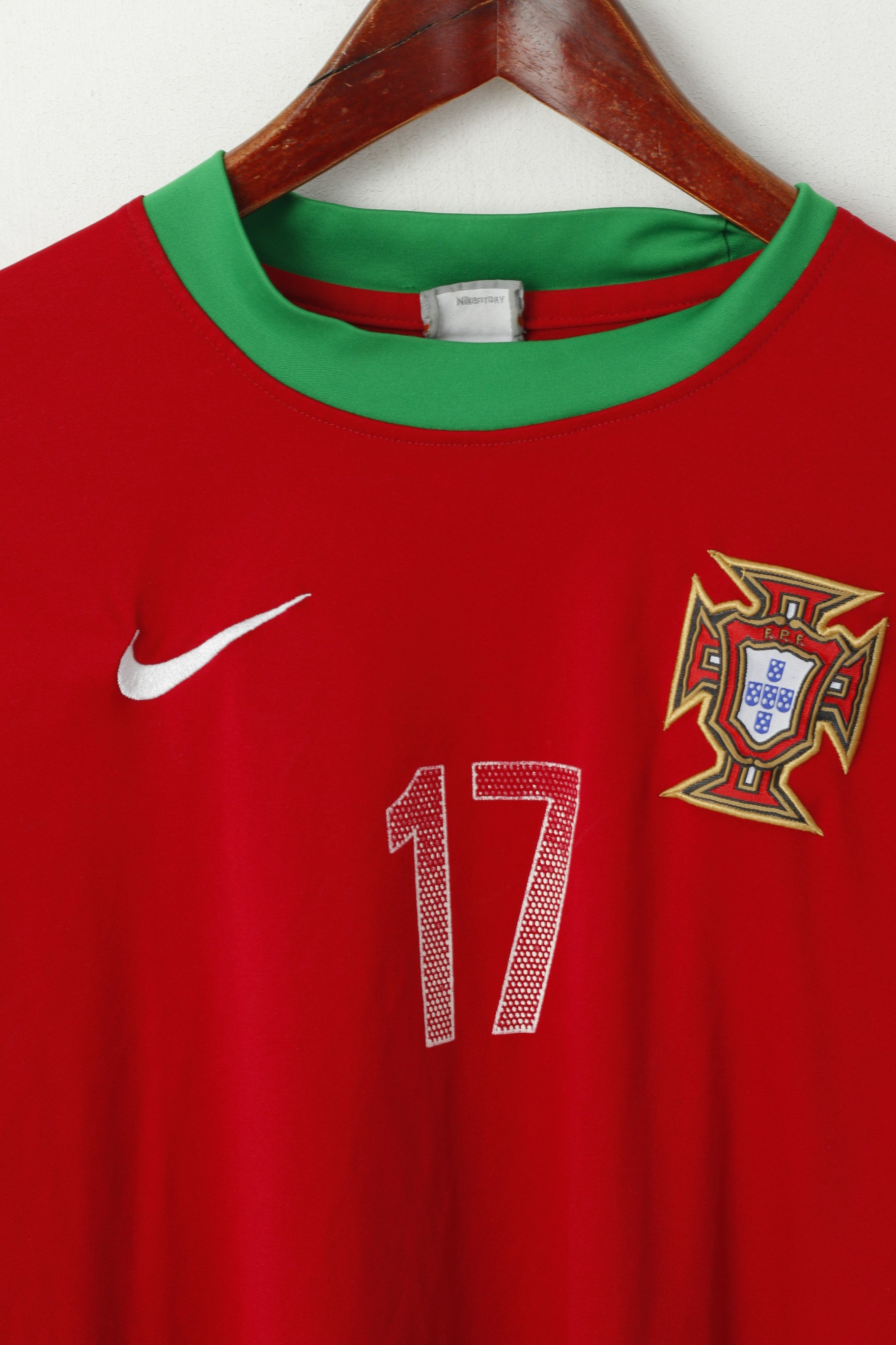 Nike Youth XL 14 Age Shirt Red #17 Nani FPF Portugal Football Jersey Top