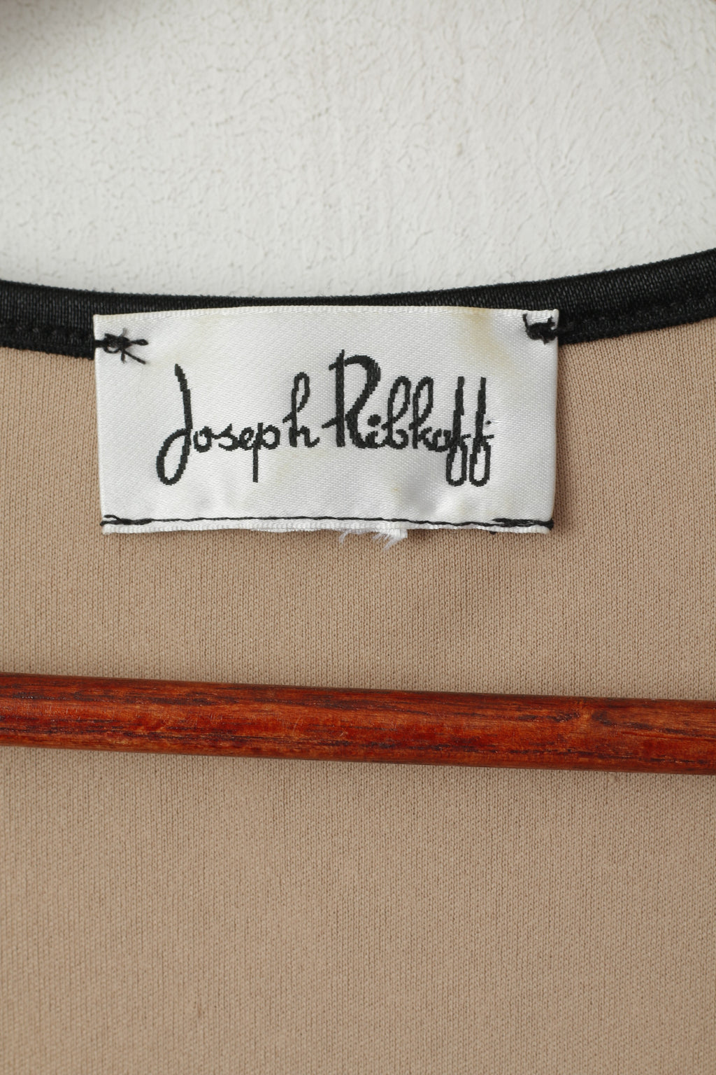 Joseph Ribkoff Women L 14 Shirt Black Floarl Sequins Elegant Ornate Cropped Top