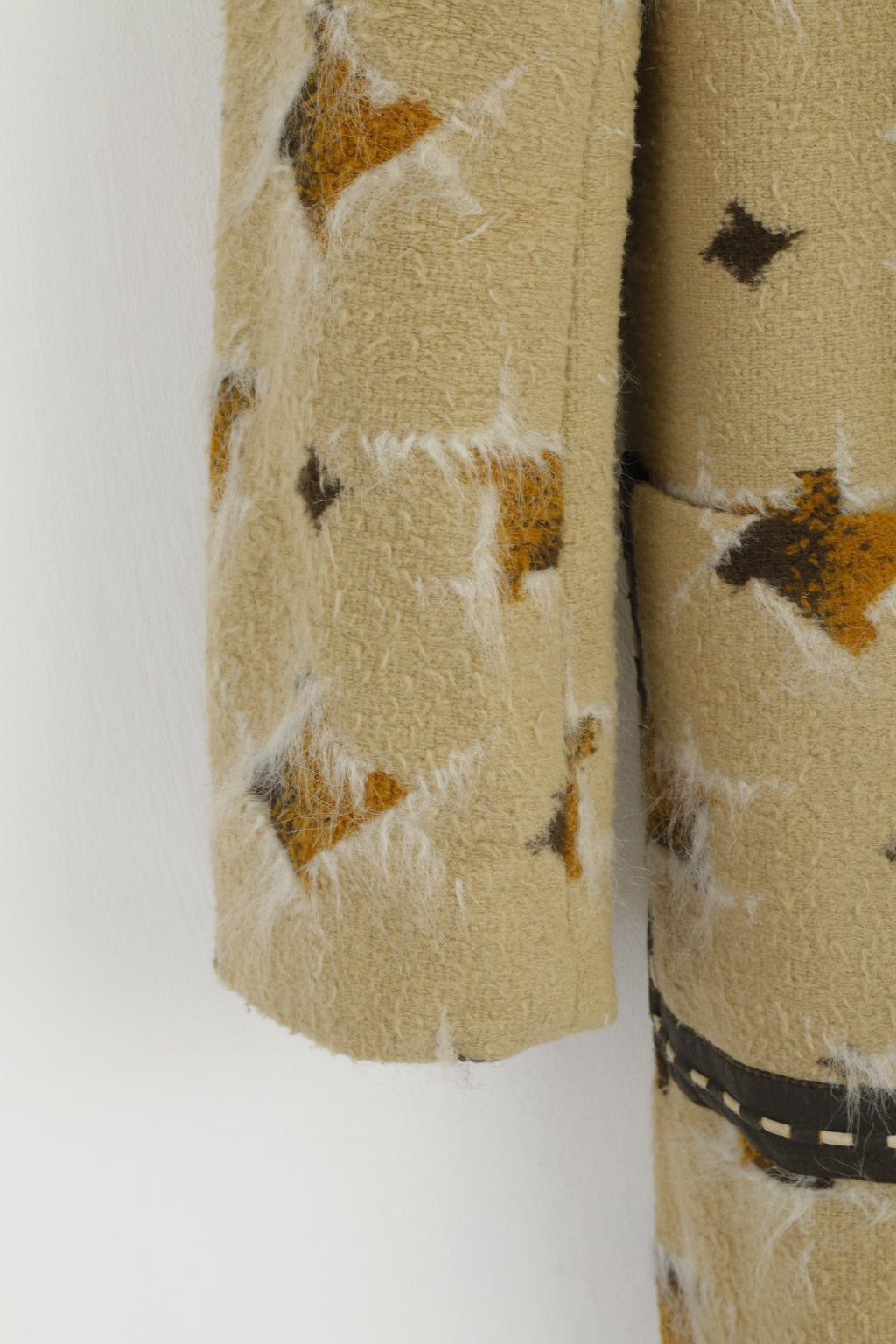 Classic Style Women S Coat Beige Vintage Magnesium Clasp Patterned Retro Top