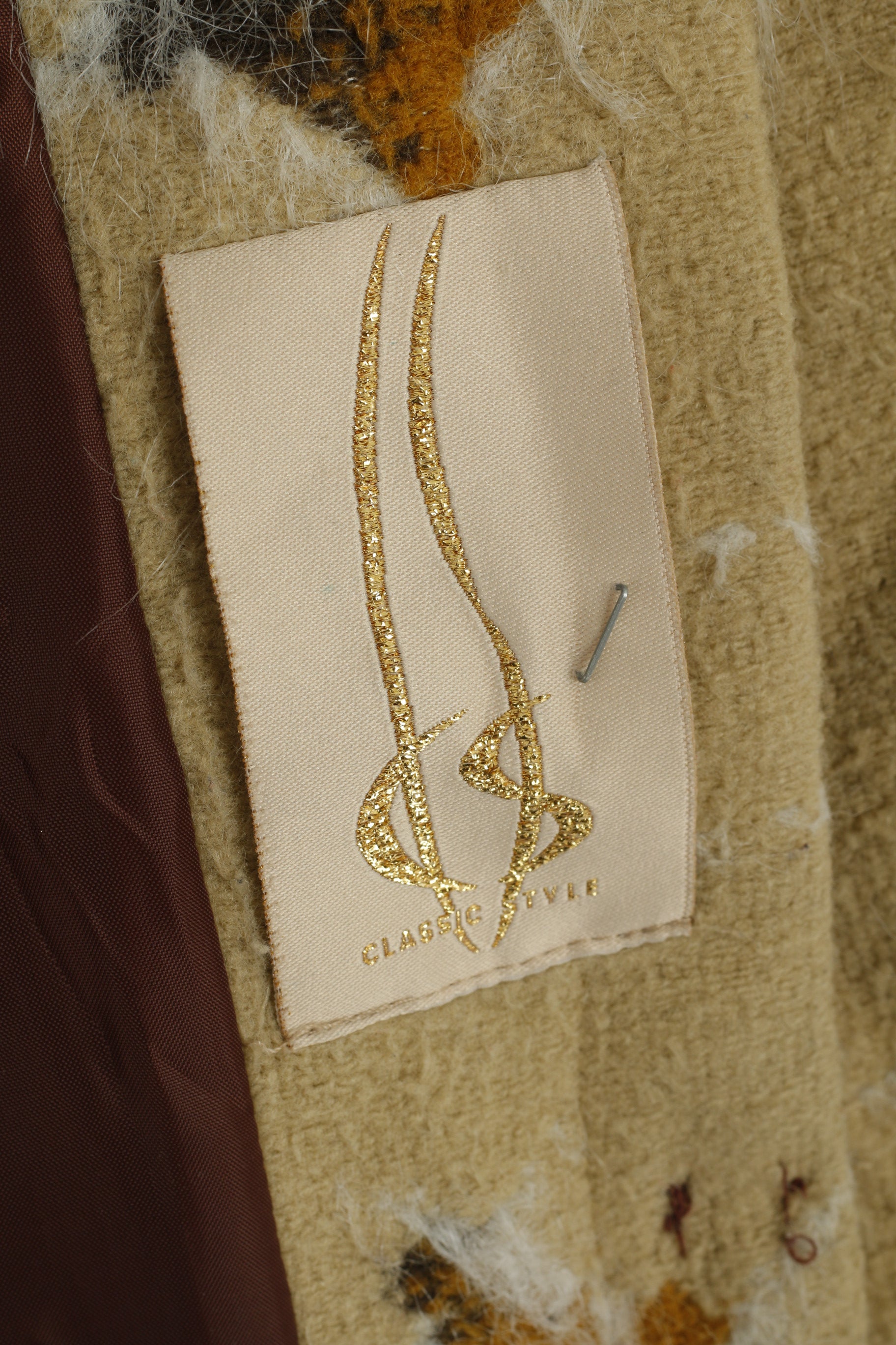 Classic Style Women S Coat Beige Vintage Magnesium Clasp Patterned Retro Top