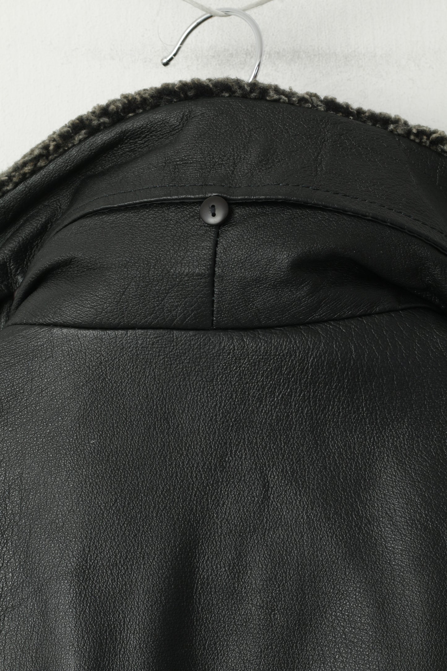 Giacca da donna Landy M in pelle nera con cintura vintage da motociclista con colletto rimovibile